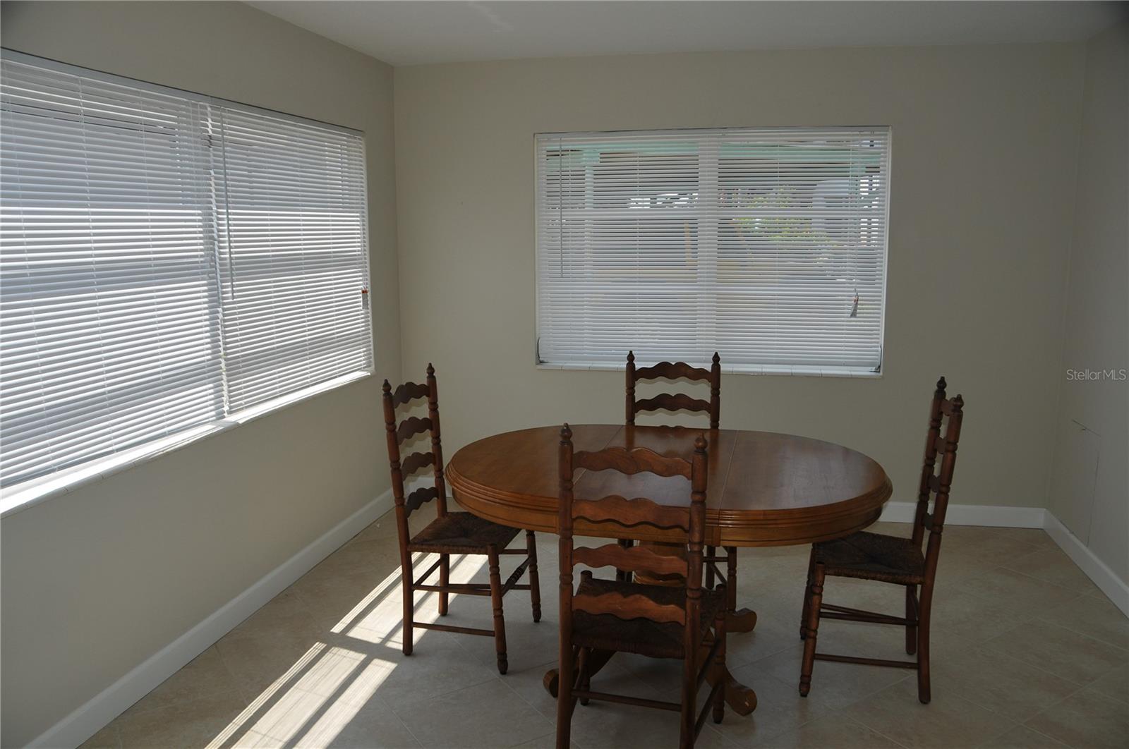Image 7 of 13 For 626 12th Avenue Ne