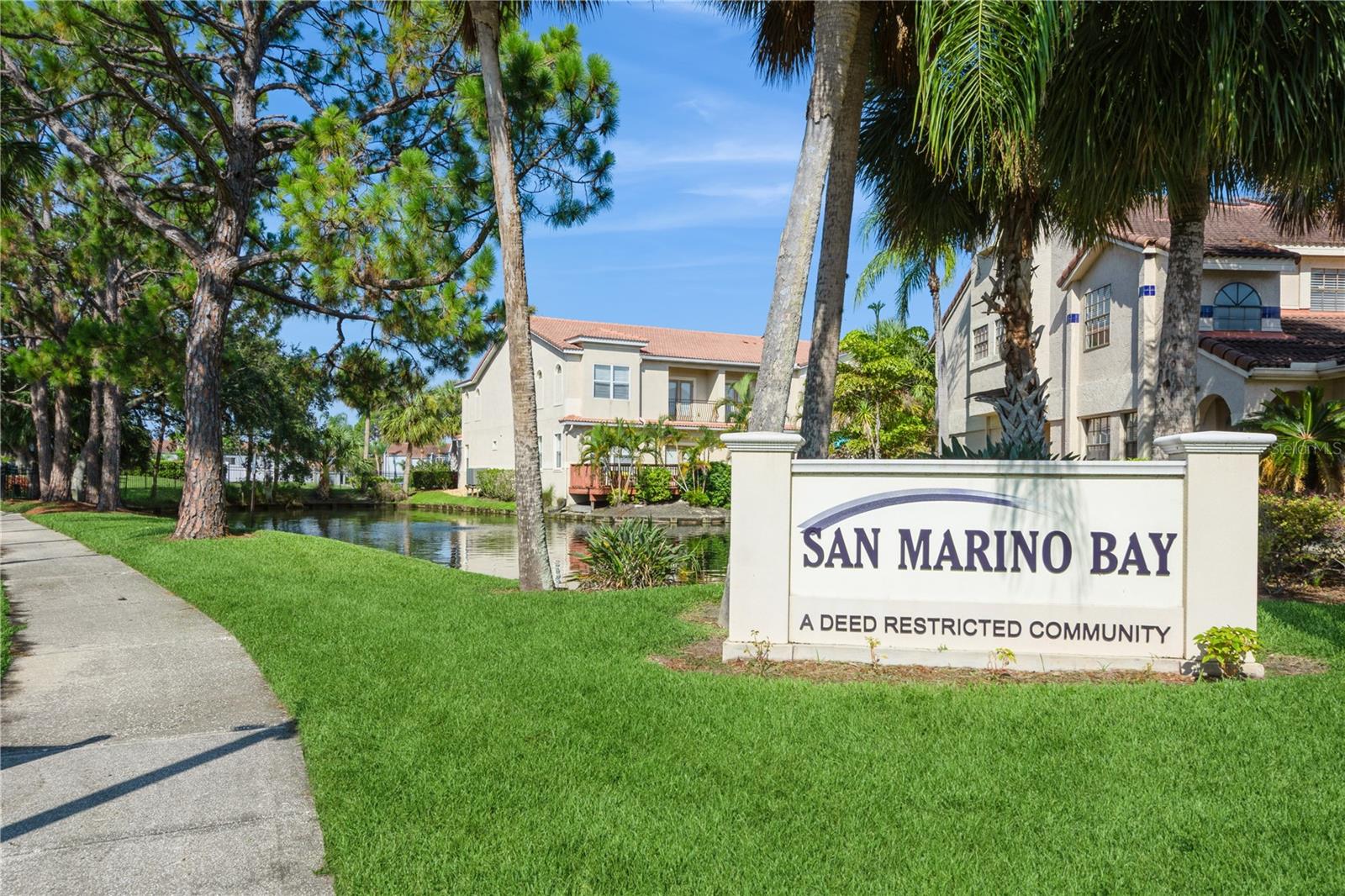 Image 3 of 38 For 10422 La Mirage Court