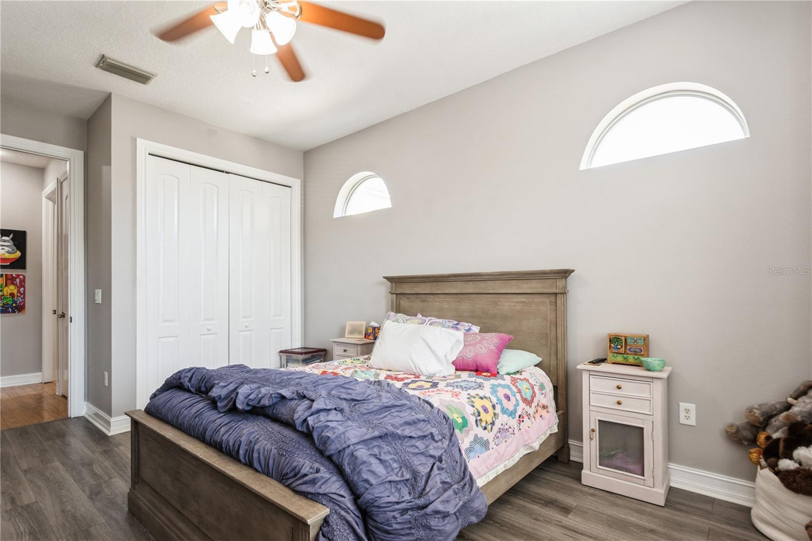 Image 31 of 38 For 10422 La Mirage Court