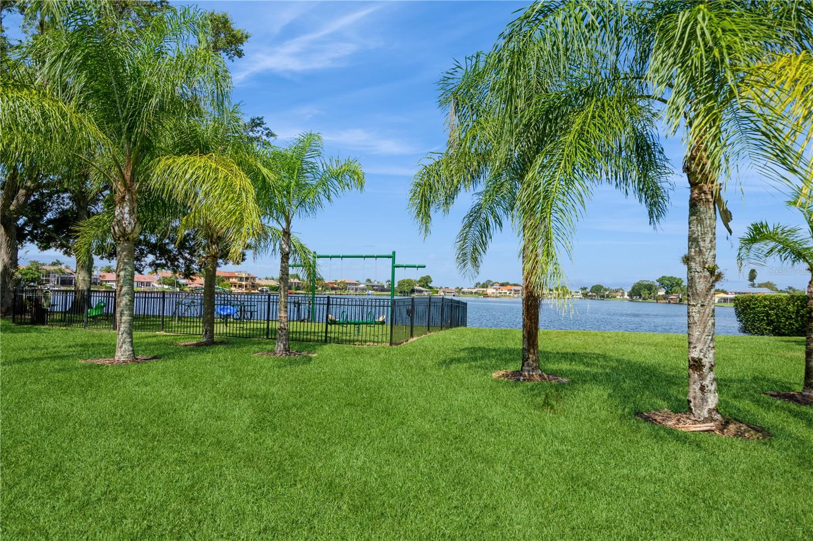 Image 35 of 38 For 10422 La Mirage Court