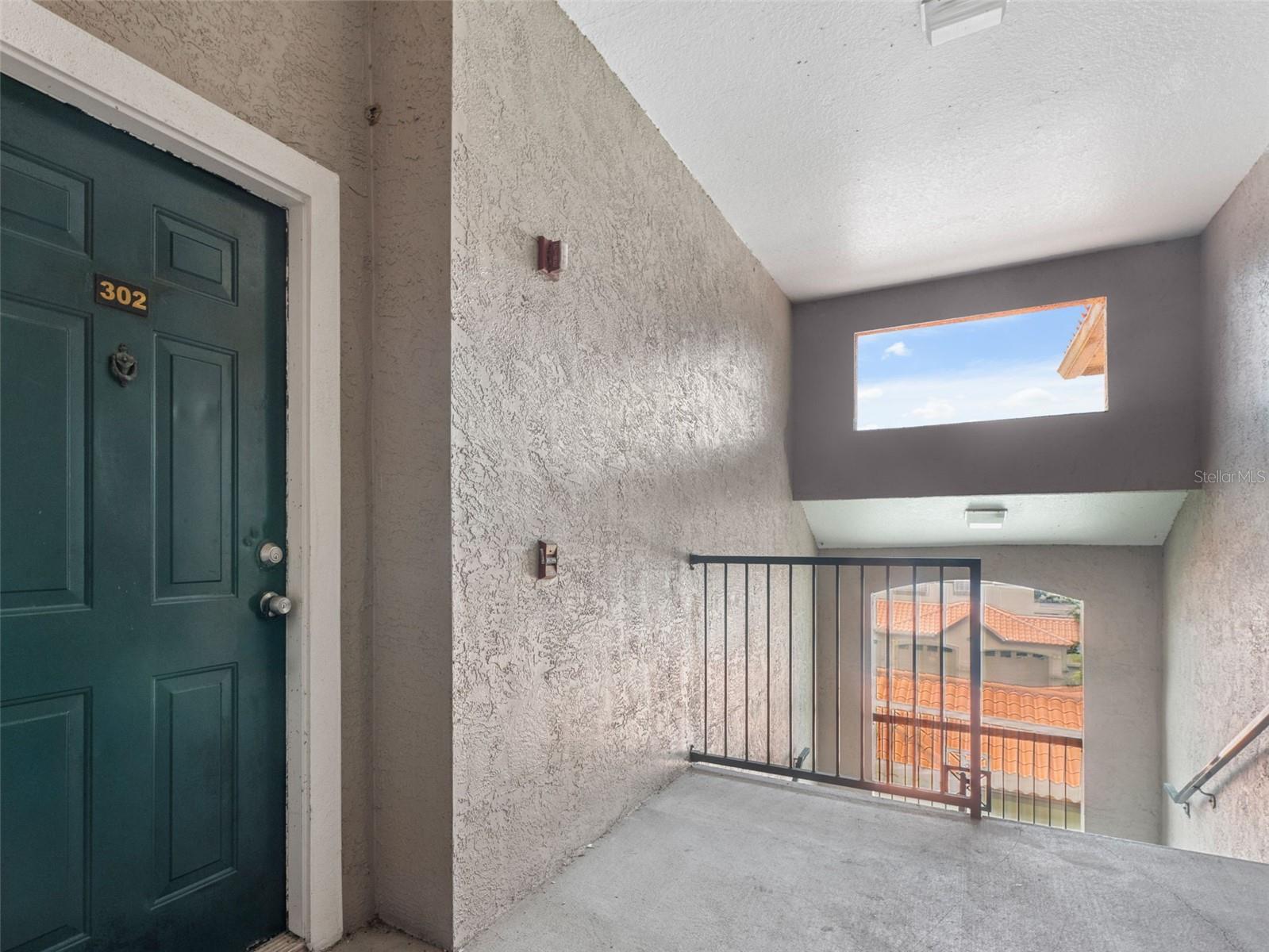 Listing photo id 1 for 18107 Peregrines Perch Place 6302