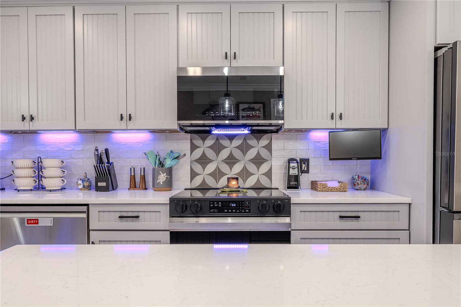Listing photo id 8 for 523 Boca Ciega Point Boulevard S 1210