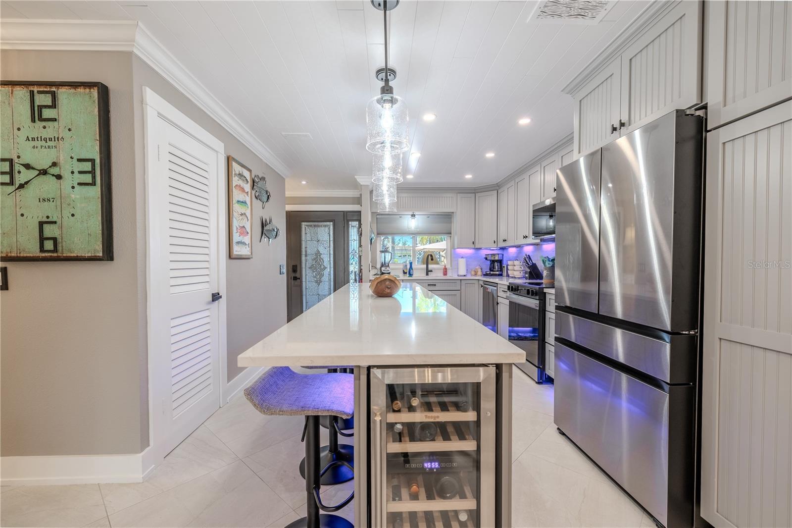 Listing photo id 11 for 523 Boca Ciega Point Boulevard S 1210