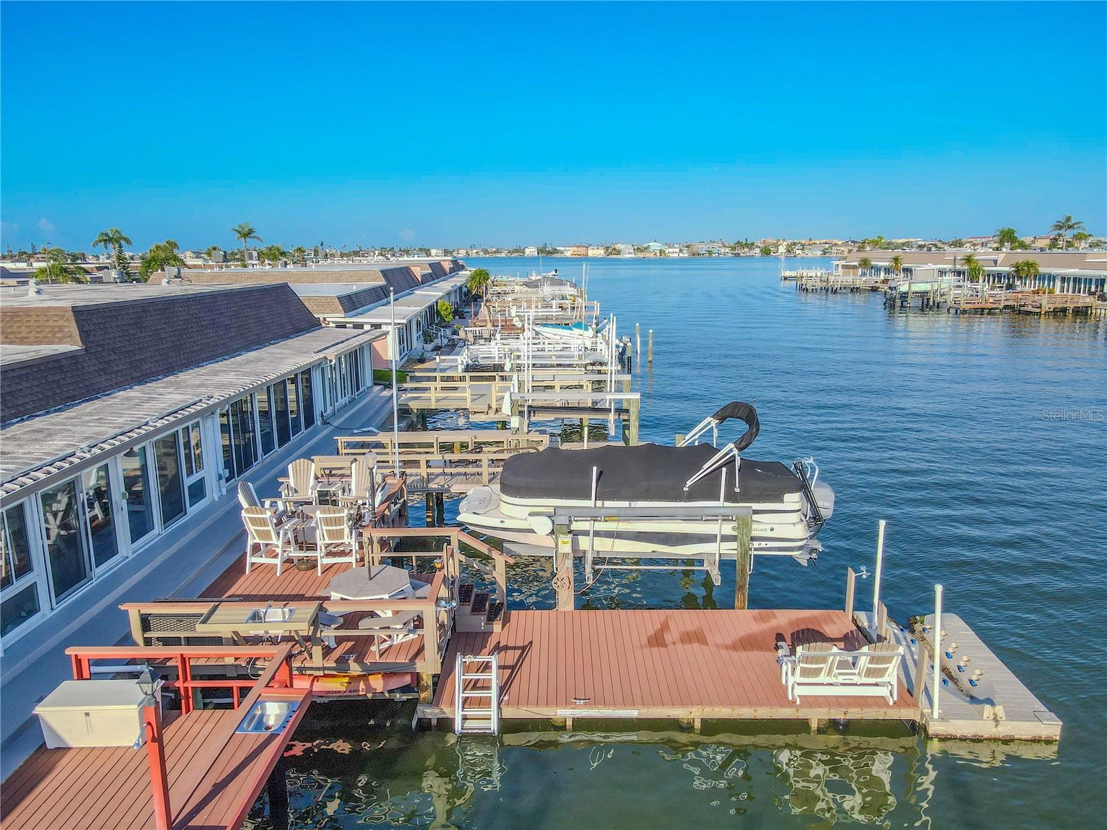 Listing photo id 0 for 523 Boca Ciega Point Boulevard S 1210
