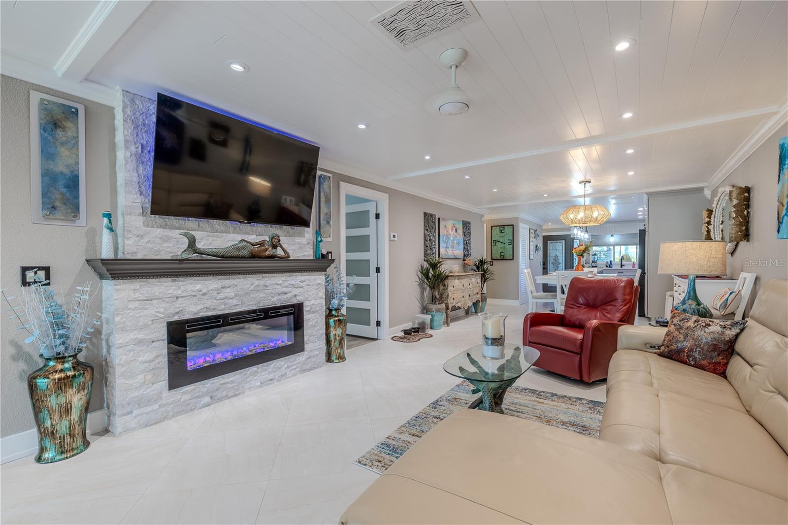 Listing photo id 18 for 523 Boca Ciega Point Boulevard S 1210