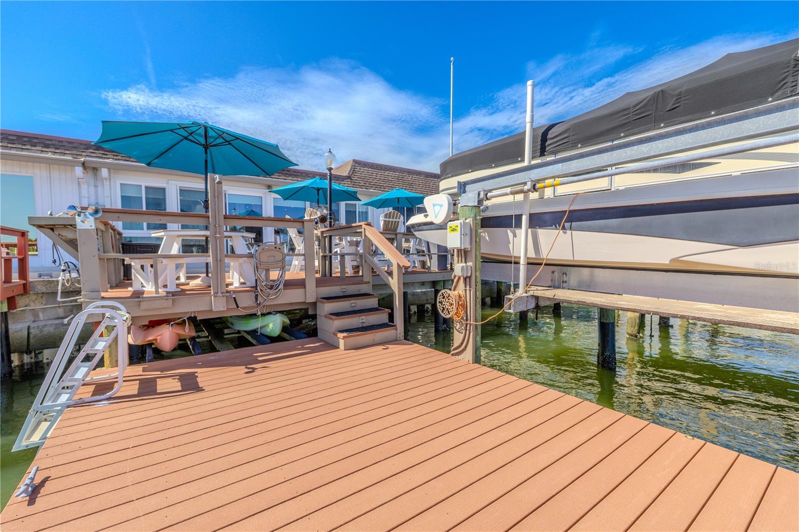 Listing photo id 24 for 523 Boca Ciega Point Boulevard S 1210