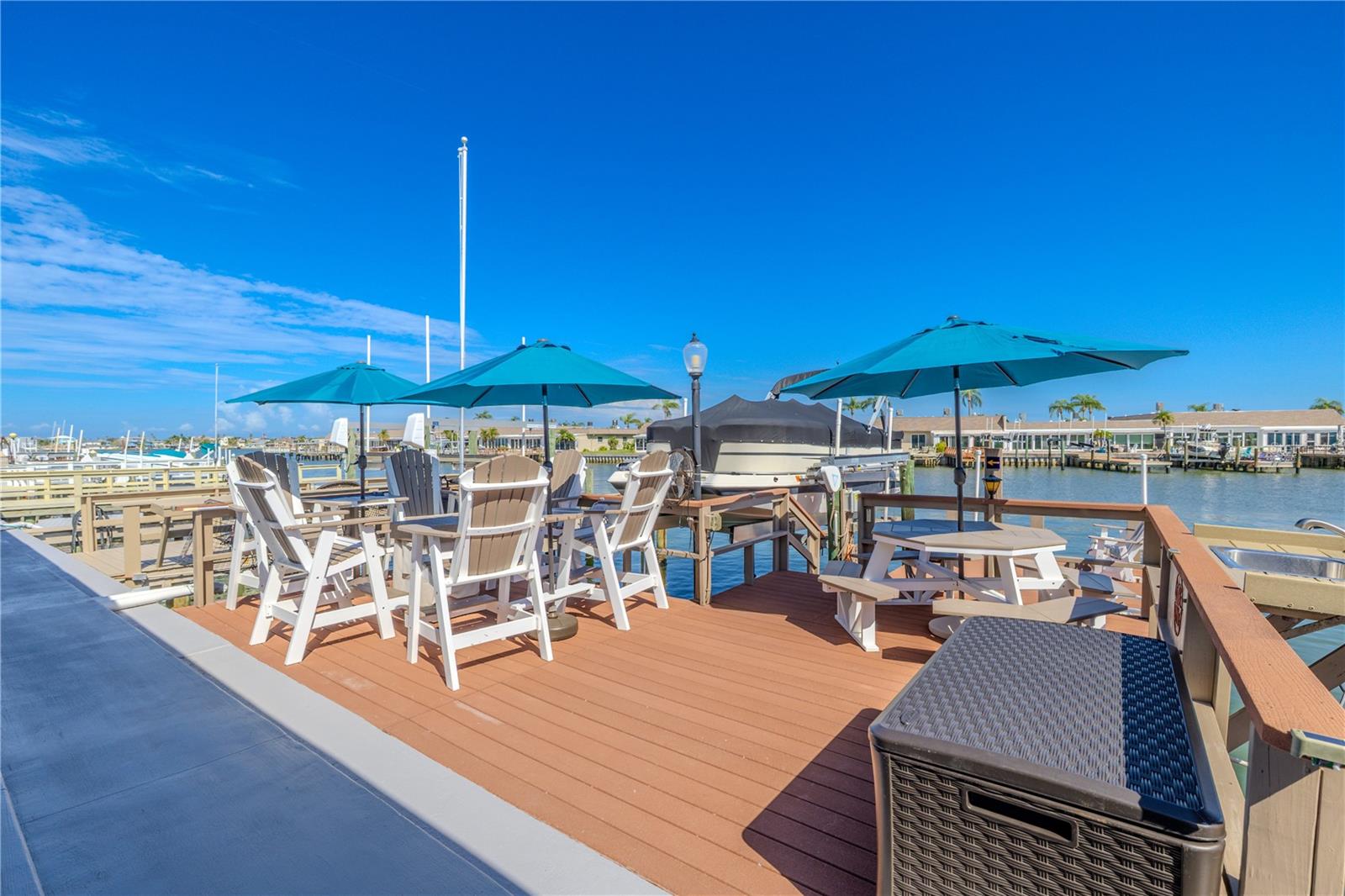 Listing photo id 25 for 523 Boca Ciega Point Boulevard S 1210