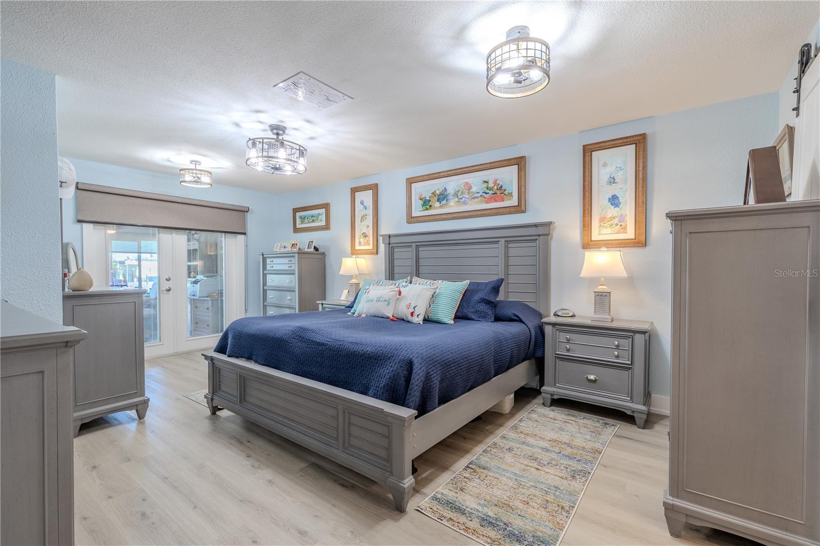 Listing photo id 26 for 523 Boca Ciega Point Boulevard S 1210