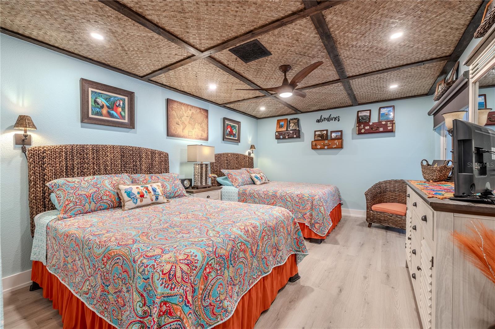 Listing photo id 35 for 523 Boca Ciega Point Boulevard S 1210