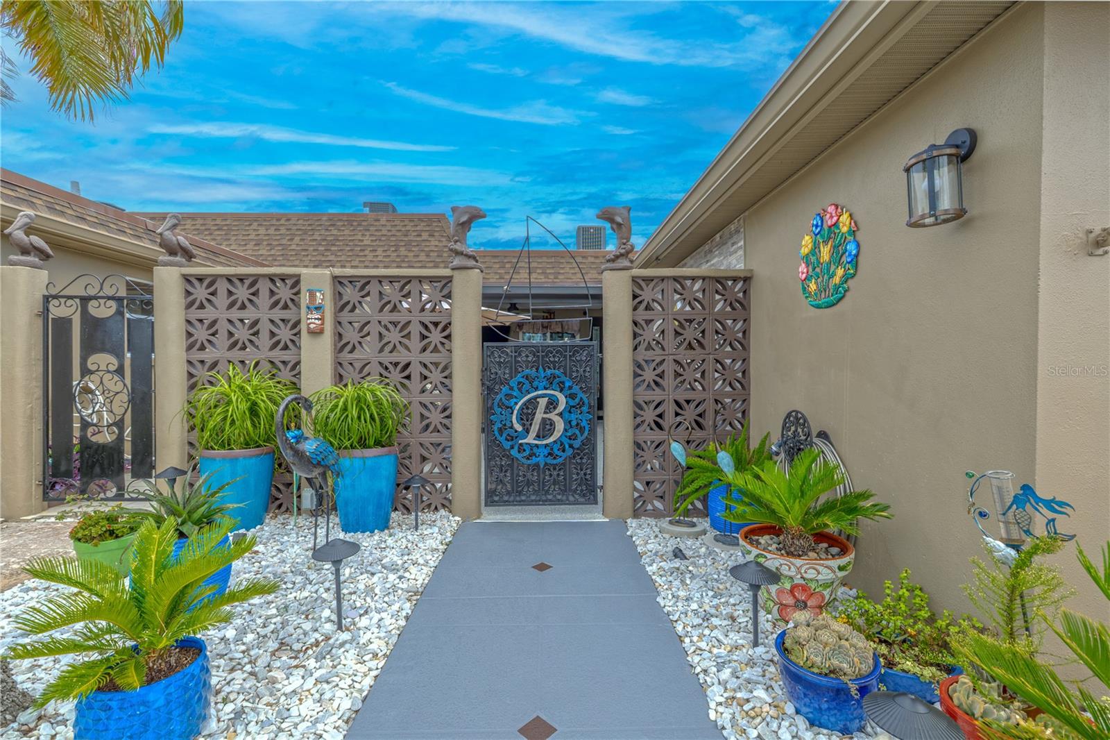 Listing photo id 2 for 523 Boca Ciega Point Boulevard S 1210