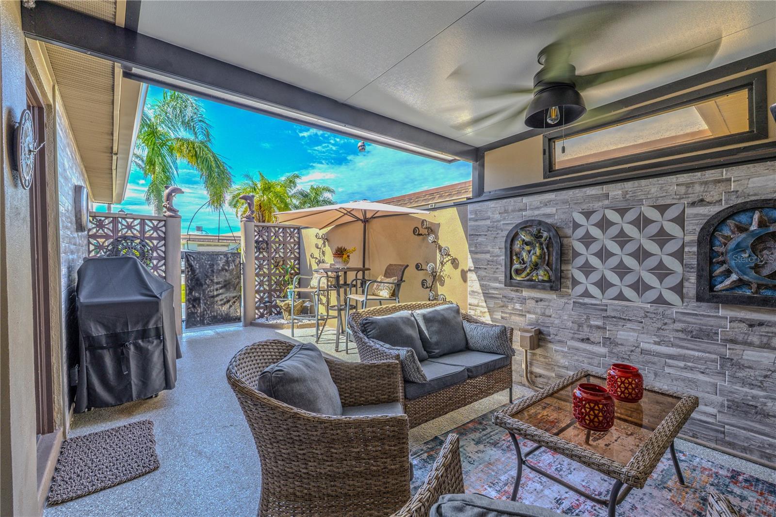Listing photo id 41 for 523 Boca Ciega Point Boulevard S 1210