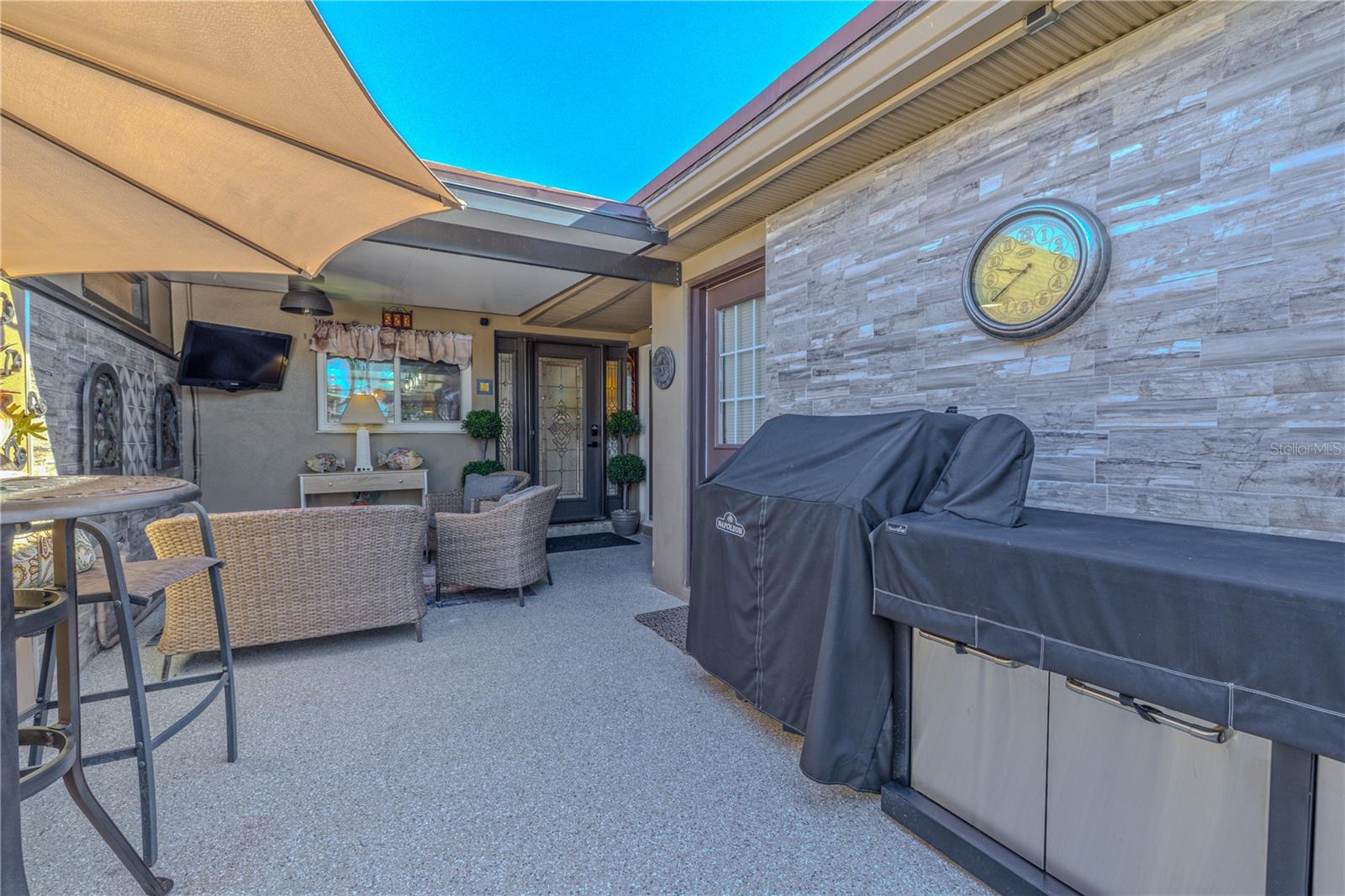Listing photo id 3 for 523 Boca Ciega Point Boulevard S 1210