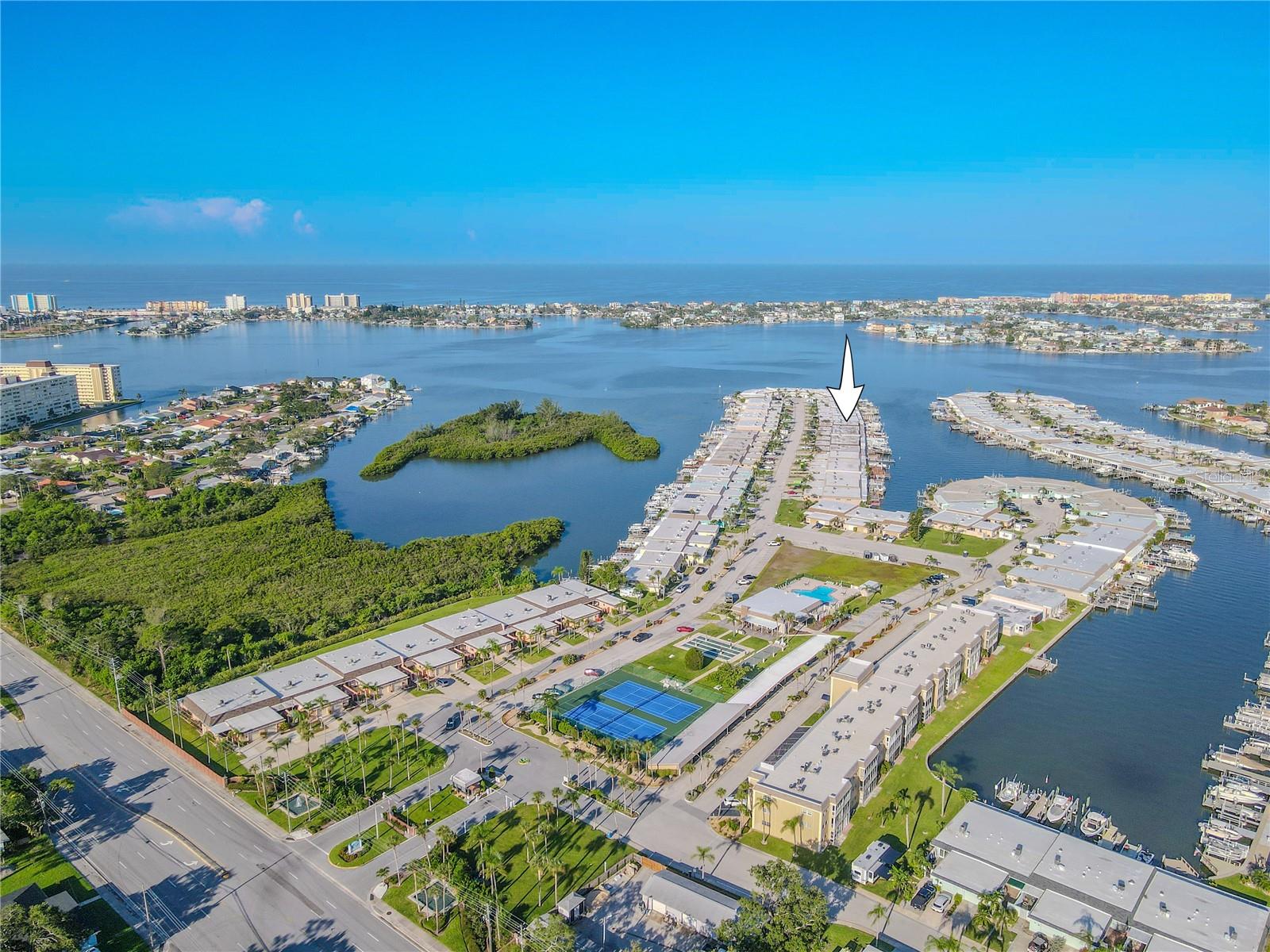 Listing photo id 56 for 523 Boca Ciega Point Boulevard S 1210