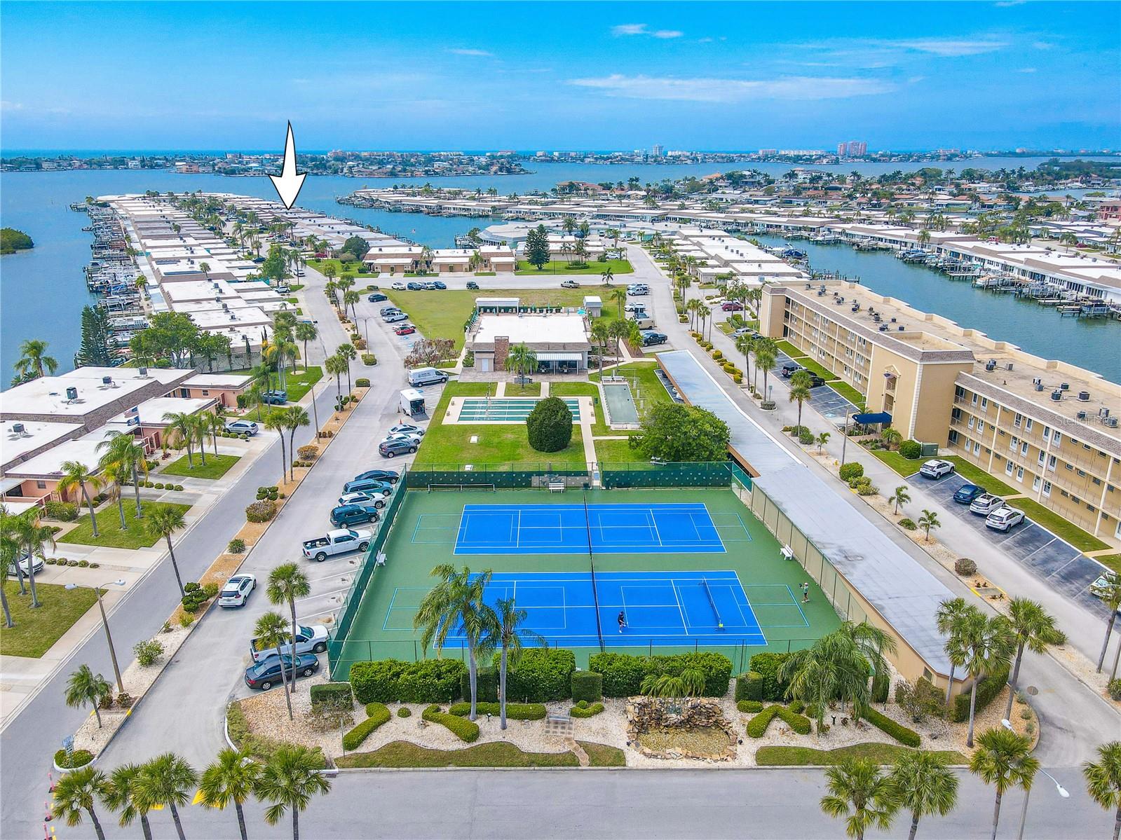 Listing photo id 57 for 523 Boca Ciega Point Boulevard S 1210