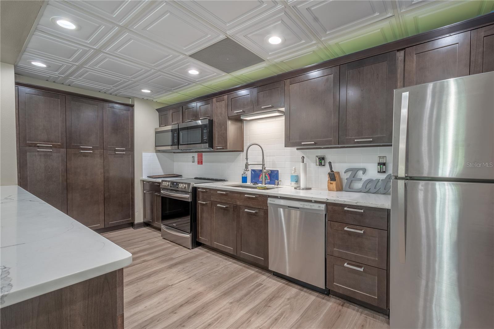 Listing photo id 65 for 523 Boca Ciega Point Boulevard S 1210