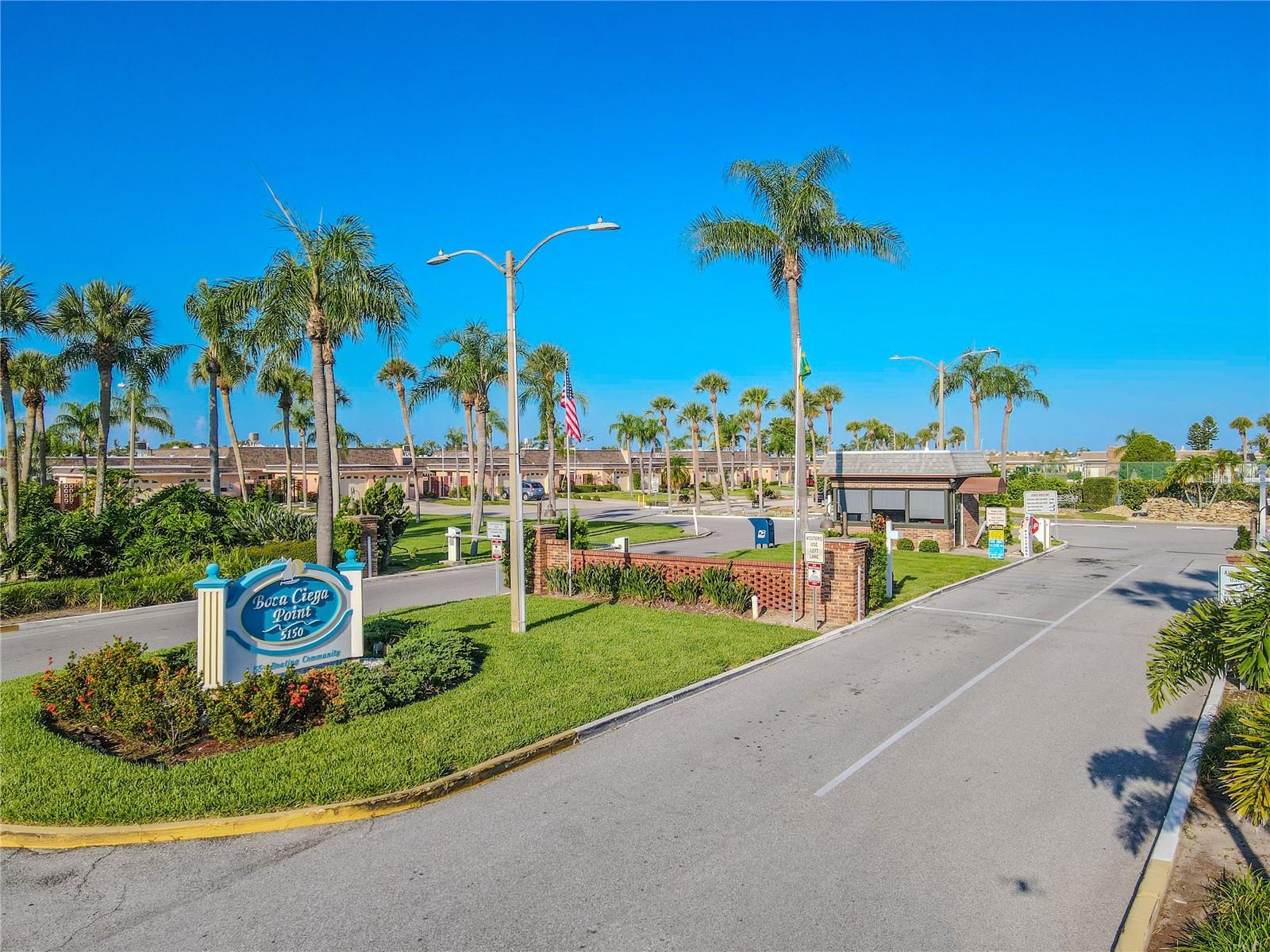 Listing photo id 67 for 523 Boca Ciega Point Boulevard S 1210
