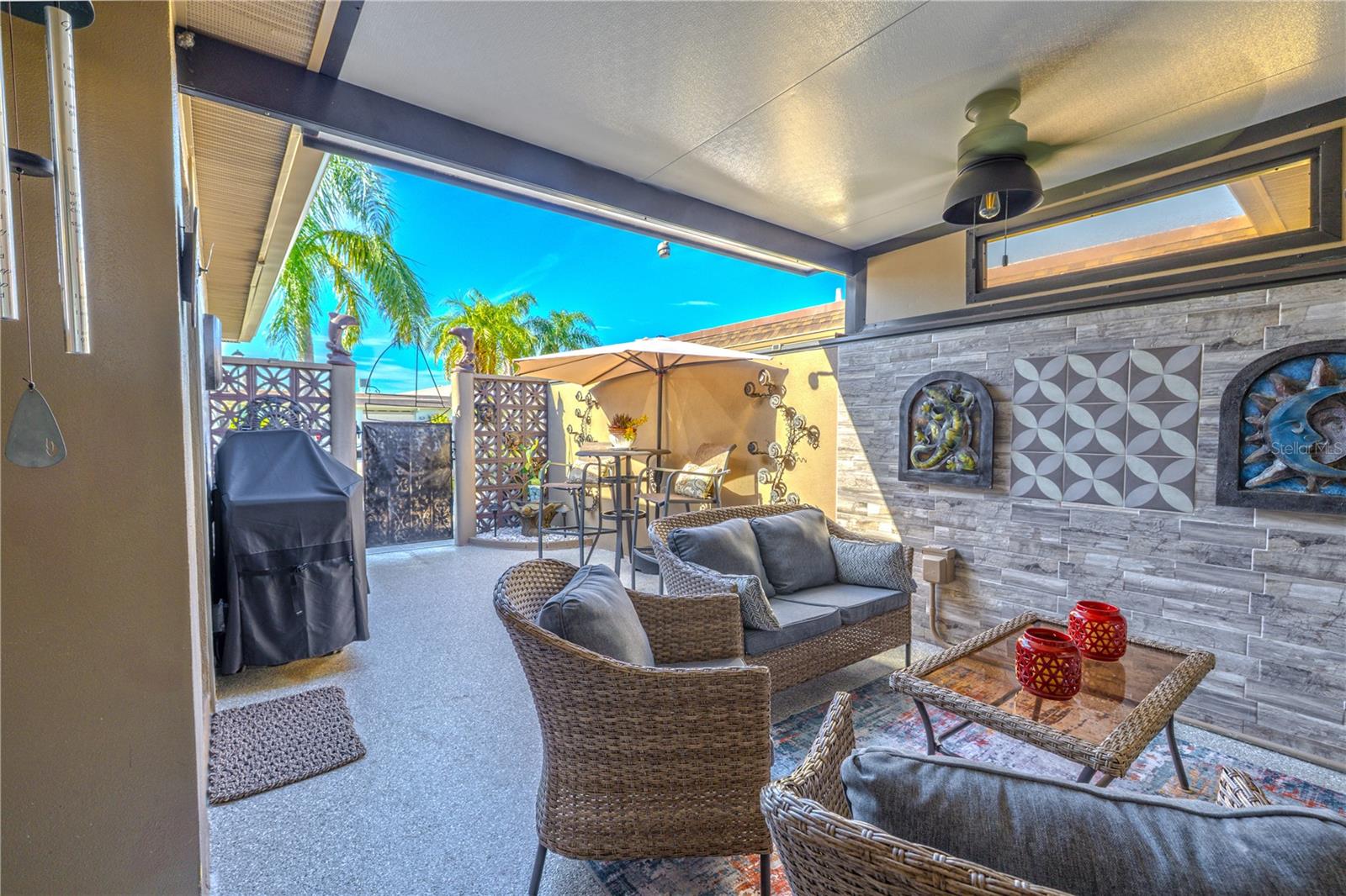 Listing photo id 5 for 523 Boca Ciega Point Boulevard S 1210