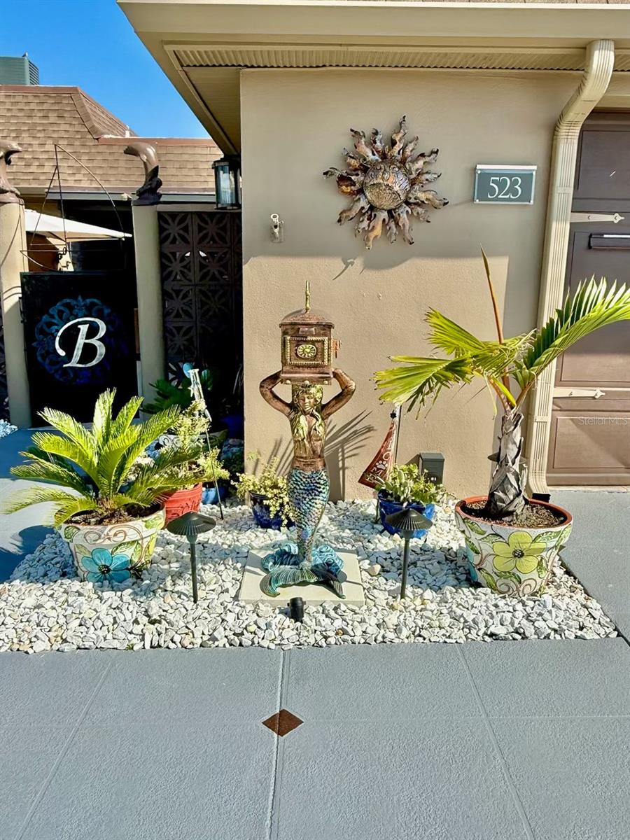 Listing photo id 69 for 523 Boca Ciega Point Boulevard S 1210