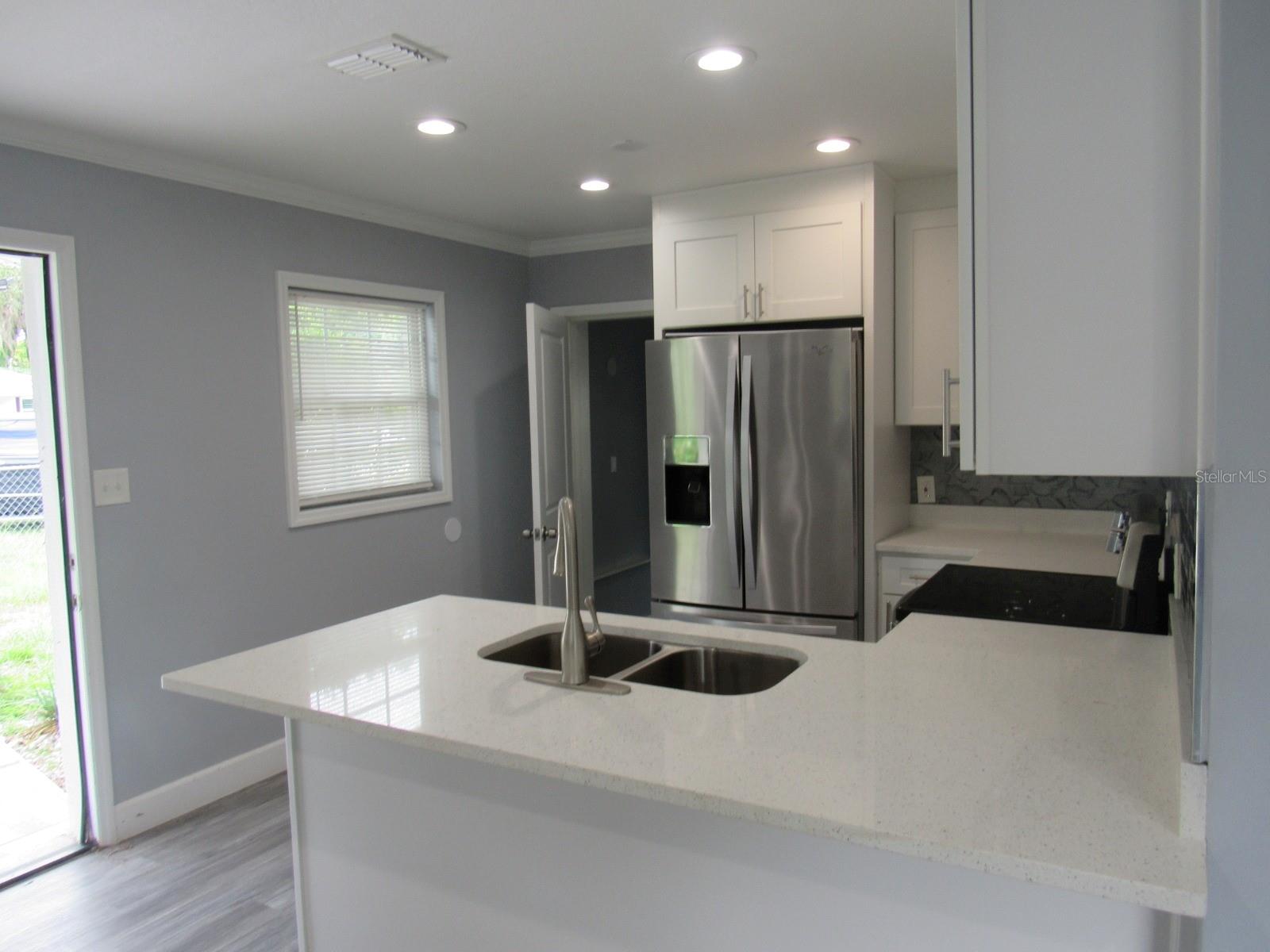 Image 5 of 20 For 9313 Elmer Street