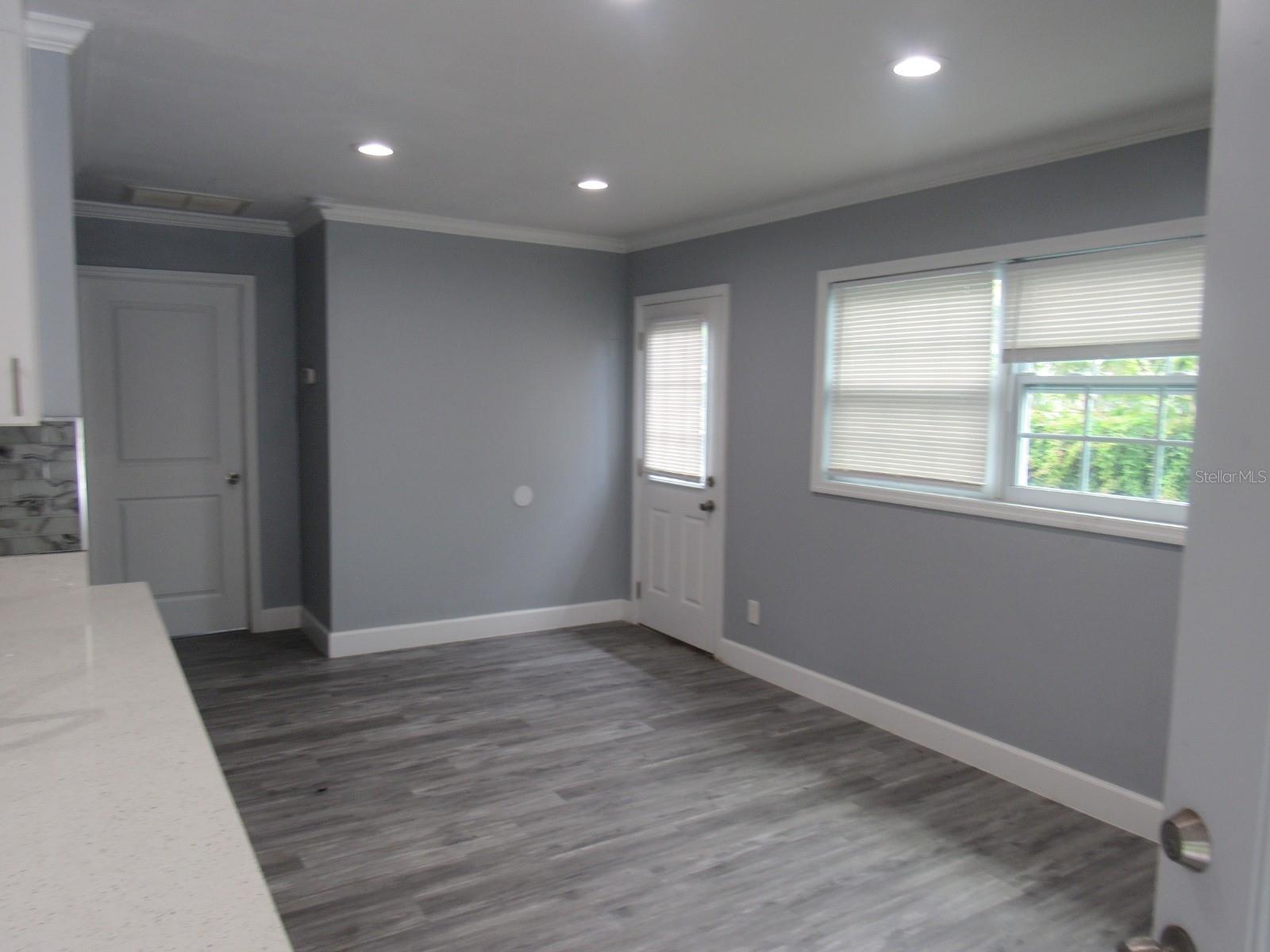Image 7 of 20 For 9313 Elmer Street