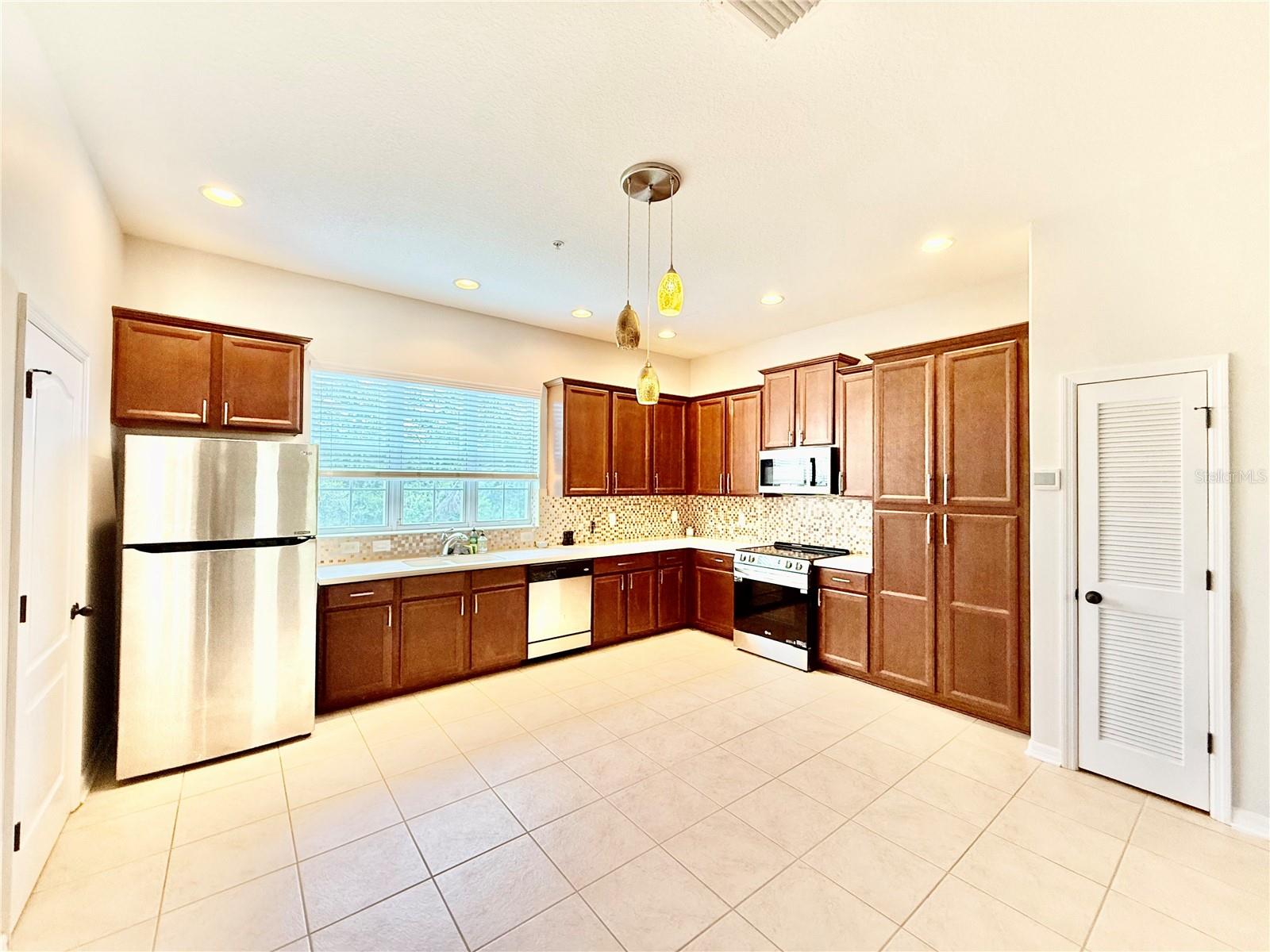 Image 10 of 20 For 956 Sombra Street