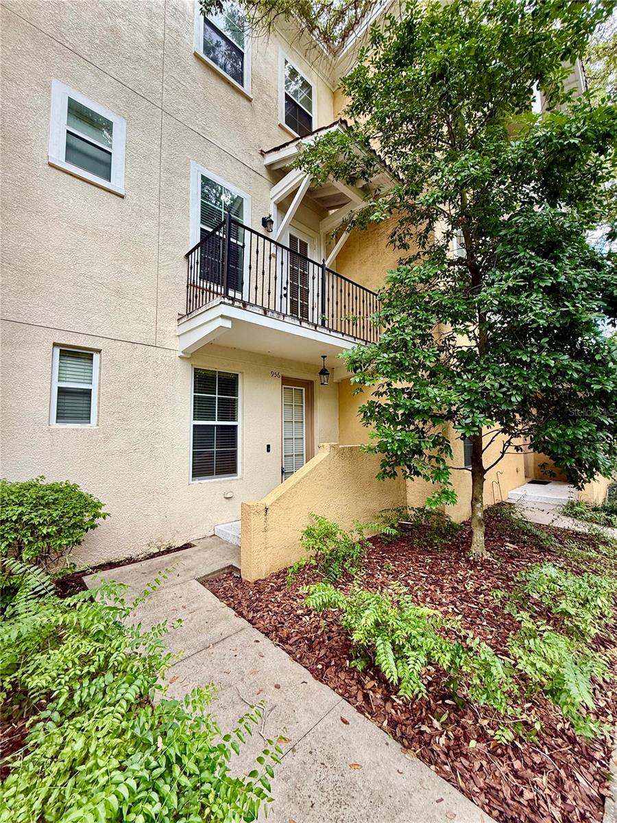 Image 4 of 20 For 956 Sombra Street