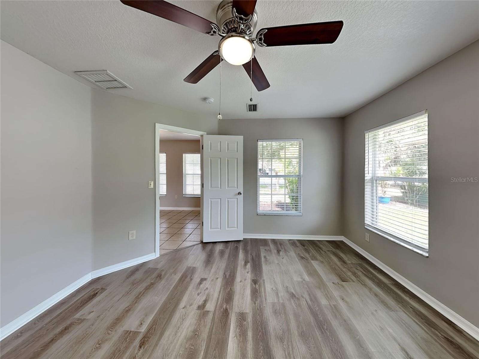 Image 9 of 17 For 9515 27th Avenue E