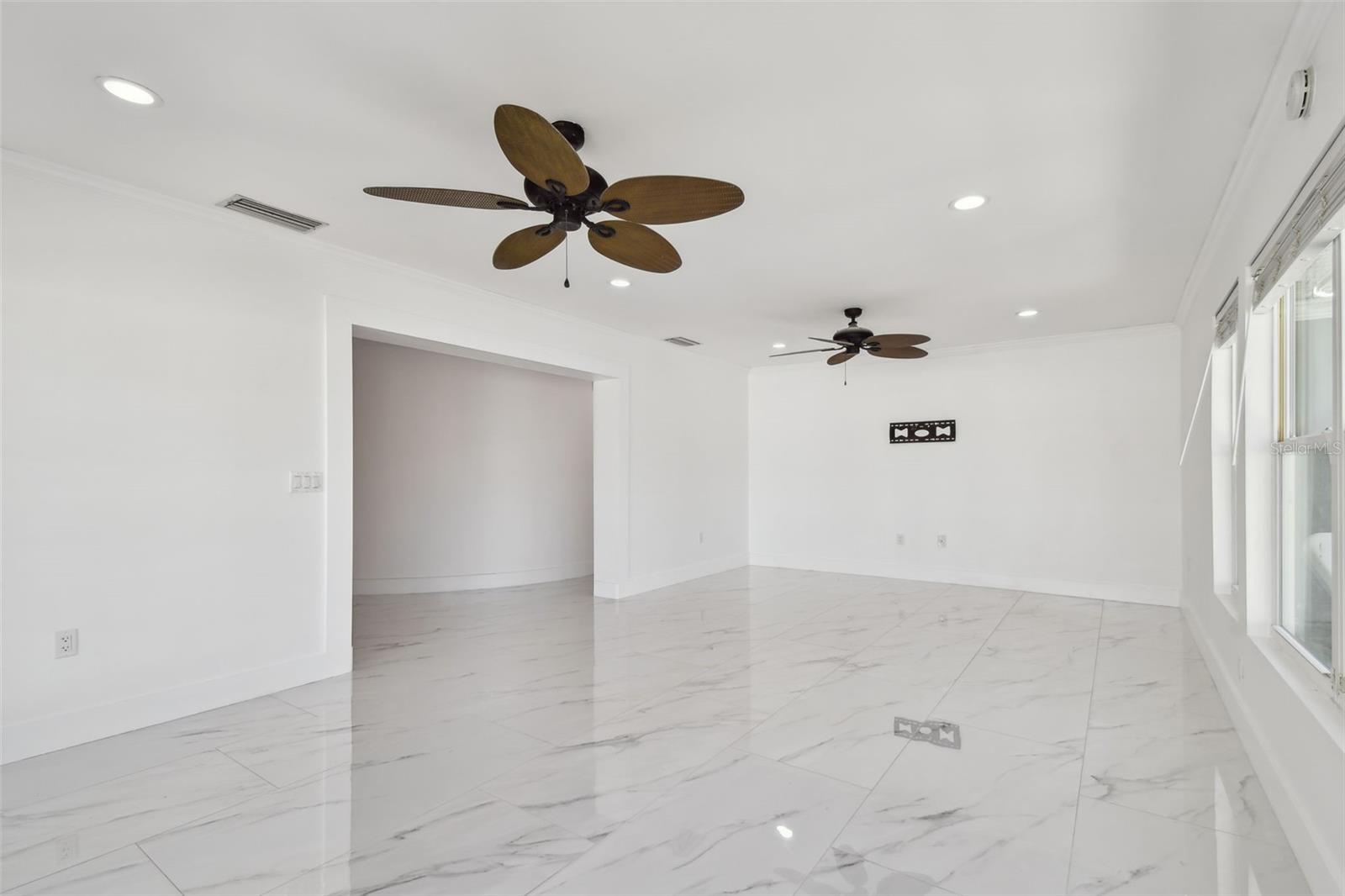 Listing photo id 26 for 8708 Thornwood Lane