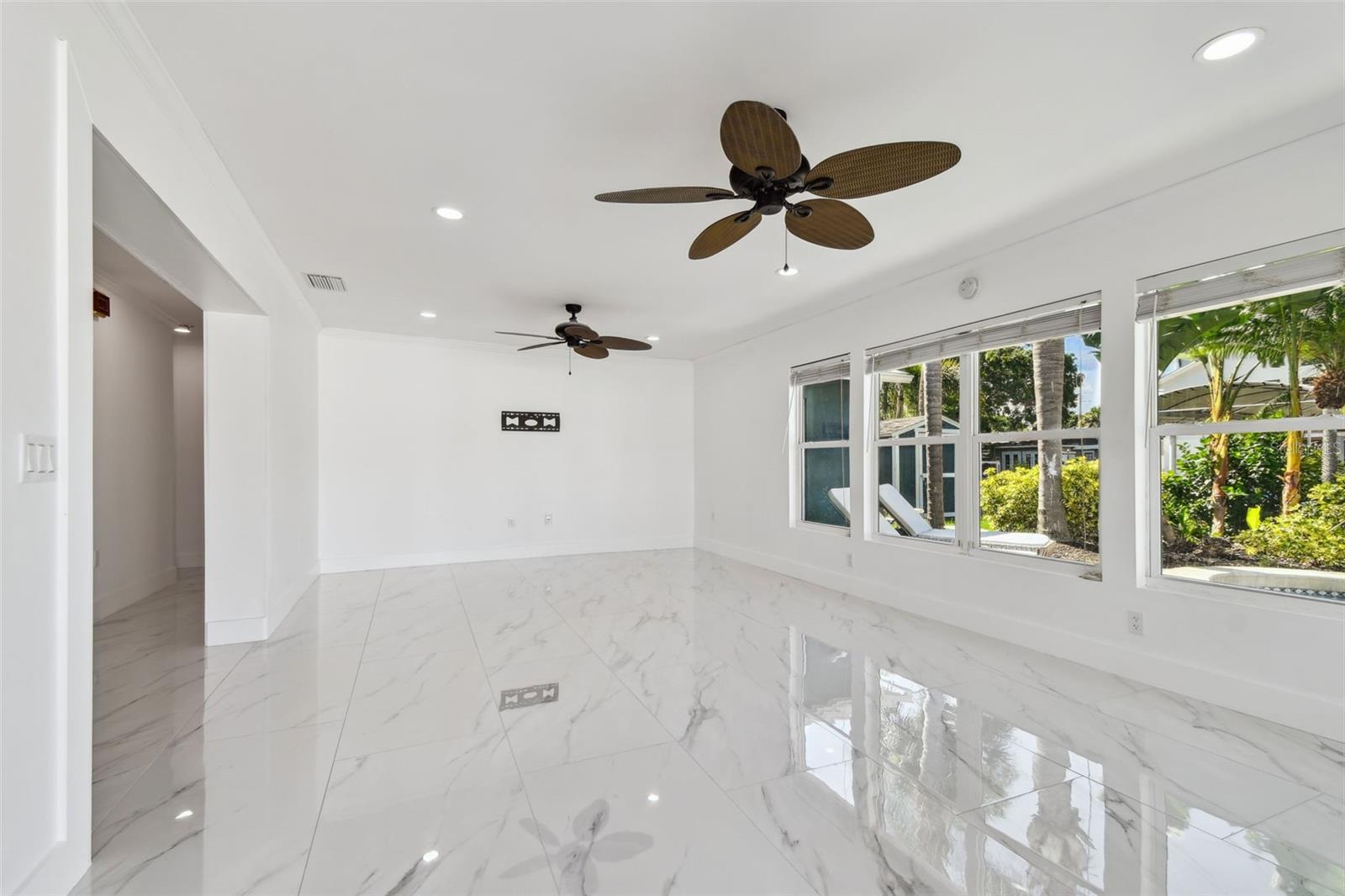 Listing photo id 27 for 8708 Thornwood Lane