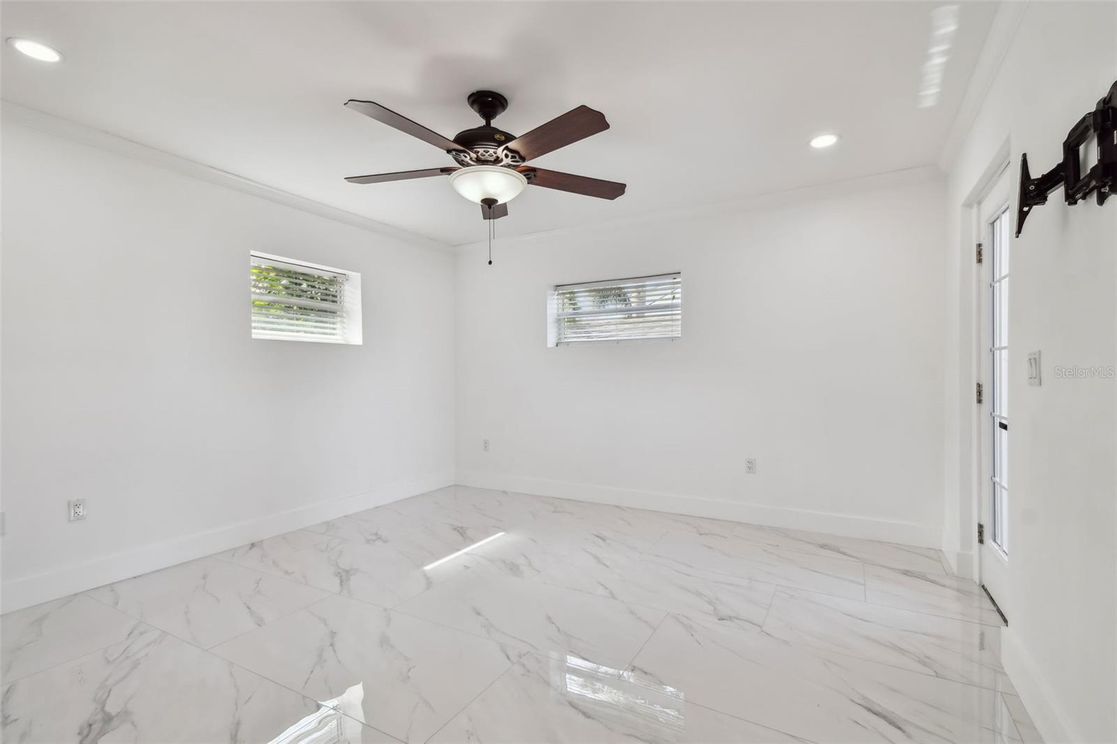 Listing photo id 30 for 8708 Thornwood Lane