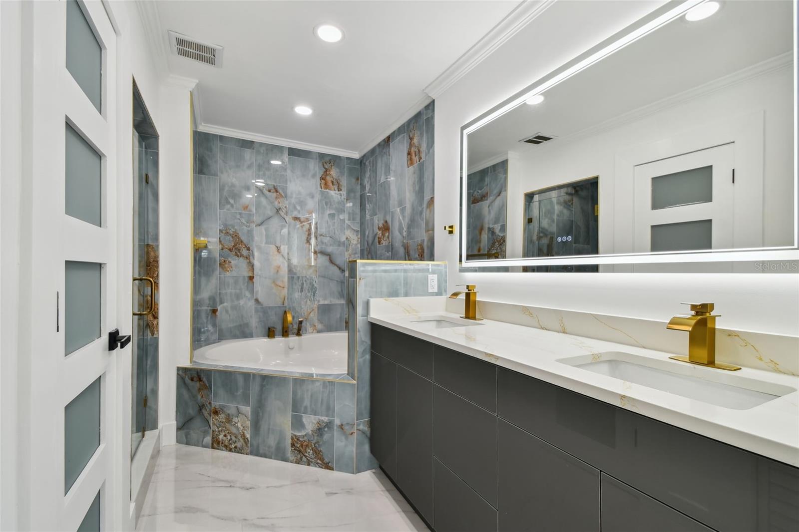 Listing photo id 35 for 8708 Thornwood Lane