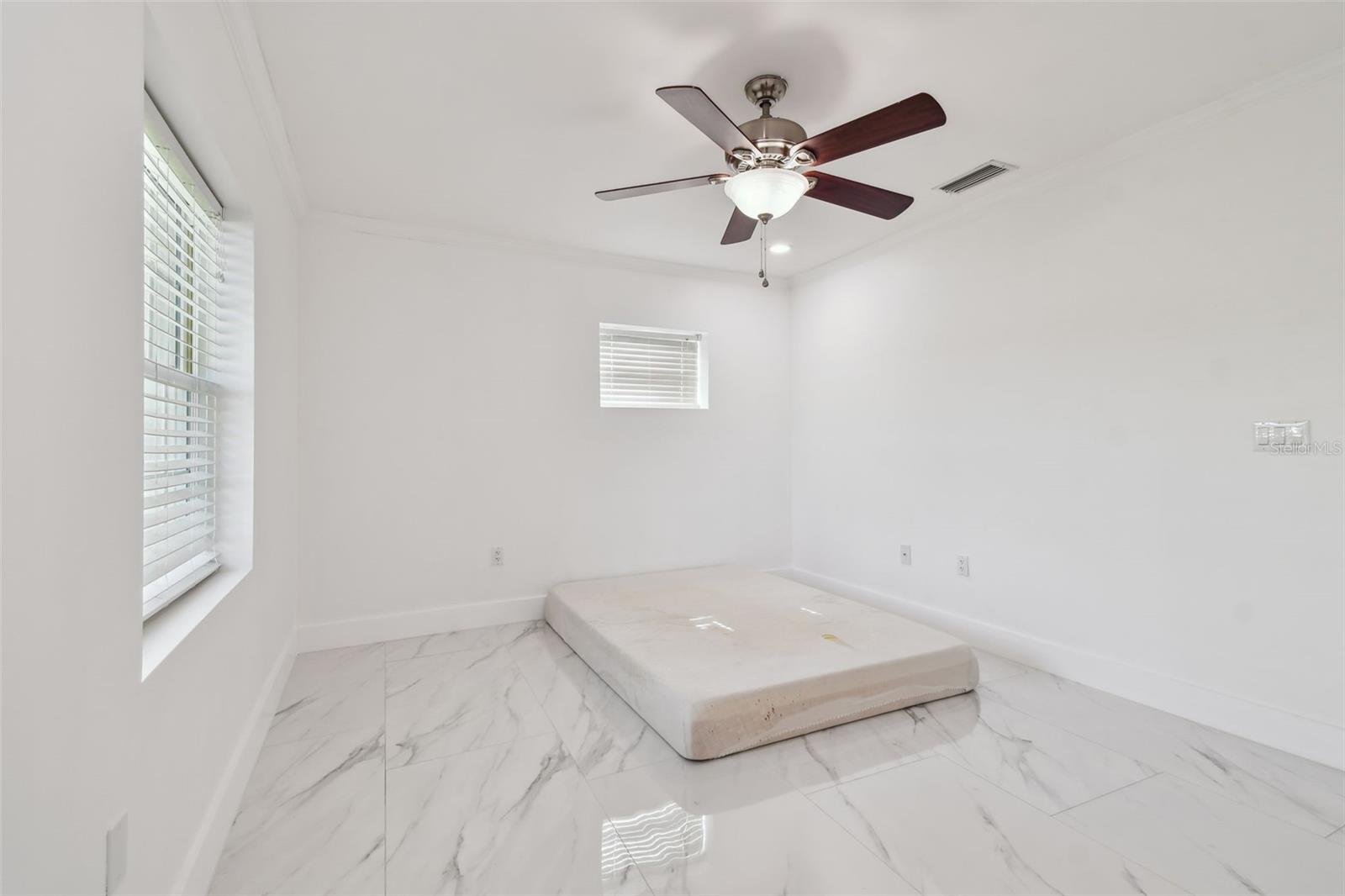 Listing photo id 42 for 8708 Thornwood Lane