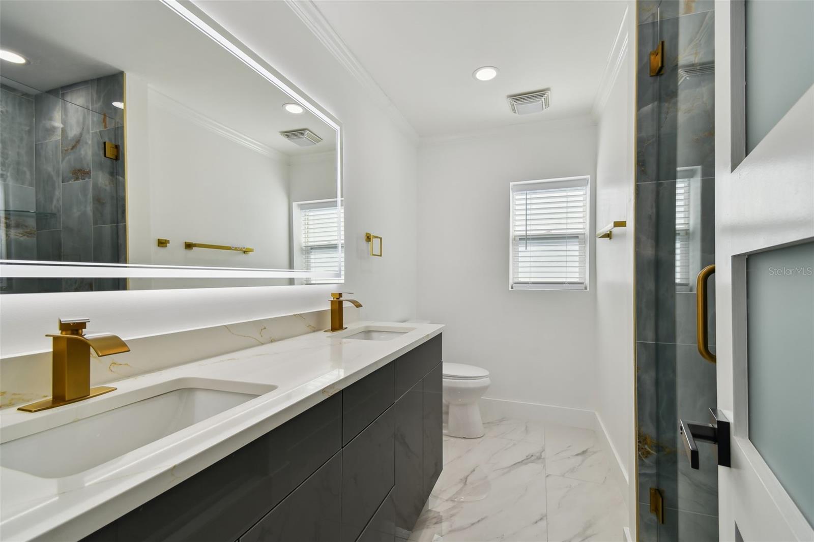 Listing photo id 45 for 8708 Thornwood Lane