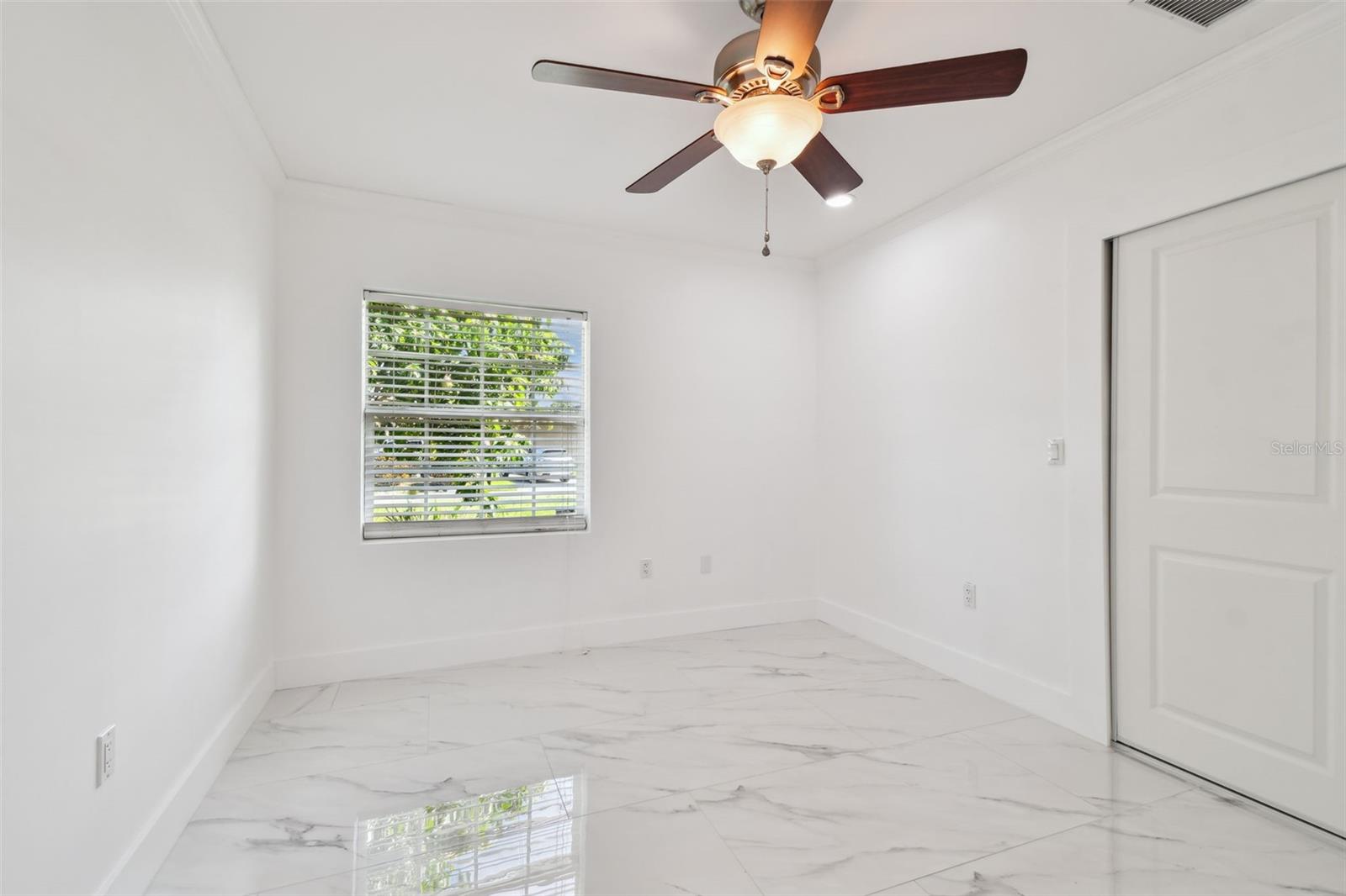 Listing photo id 51 for 8708 Thornwood Lane