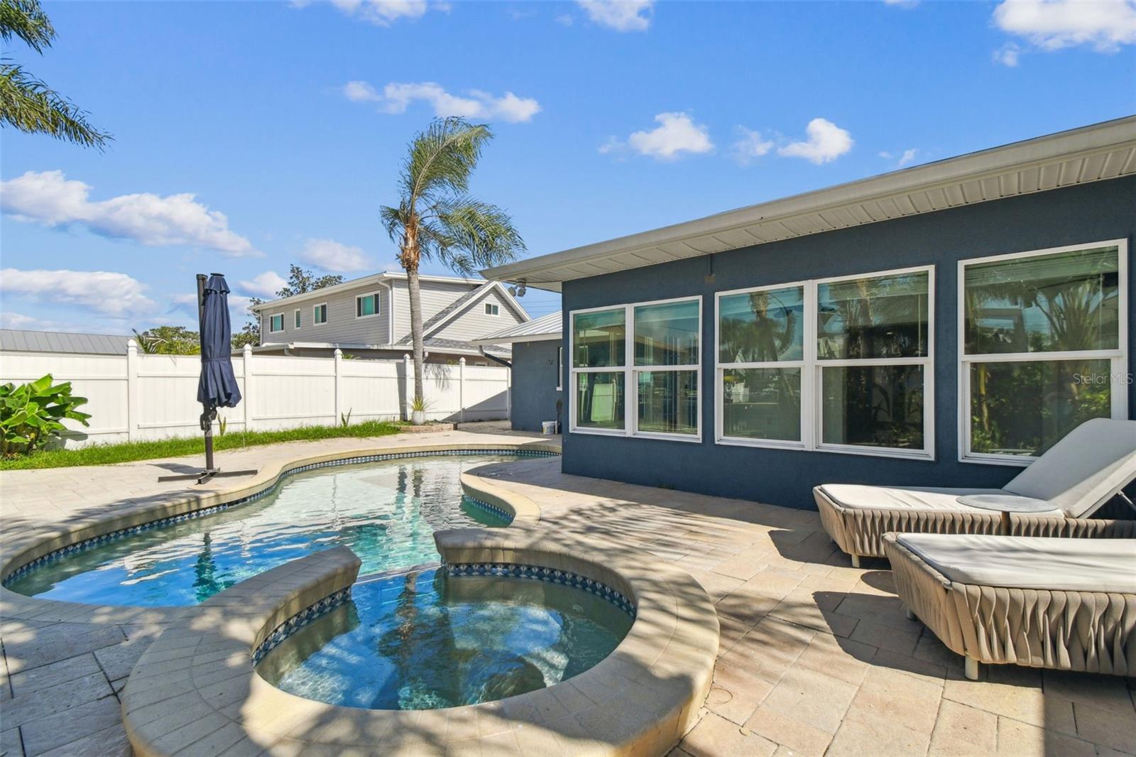Listing photo id 58 for 8708 Thornwood Lane