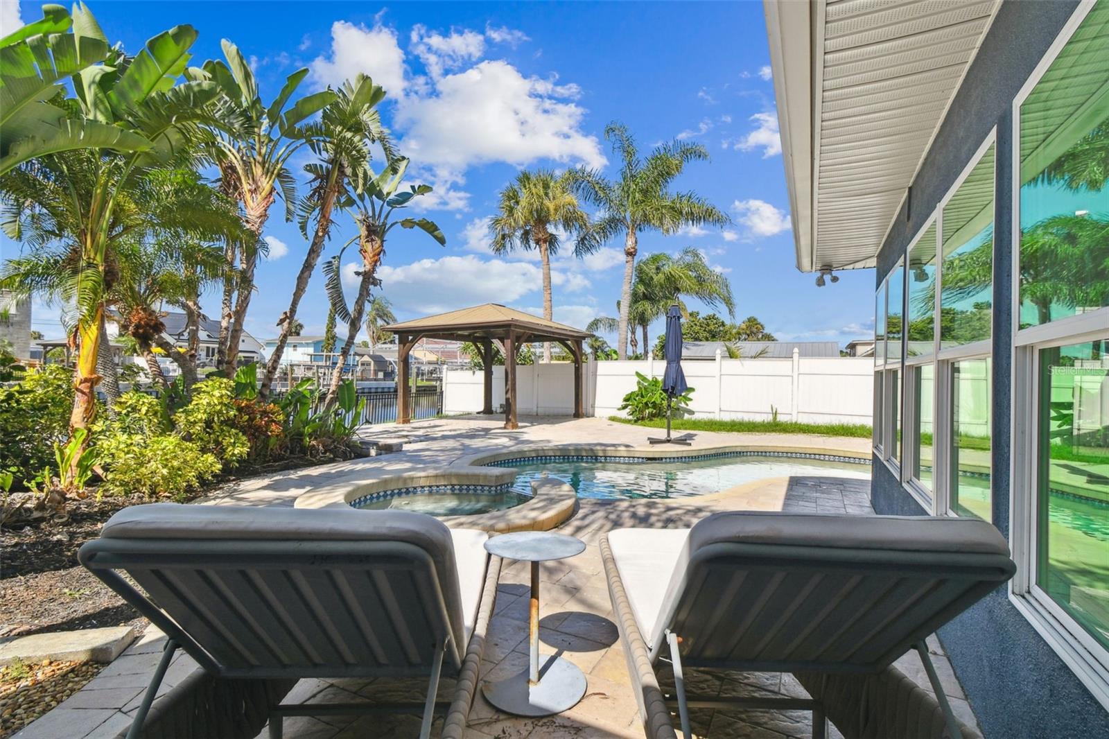 Listing photo id 59 for 8708 Thornwood Lane