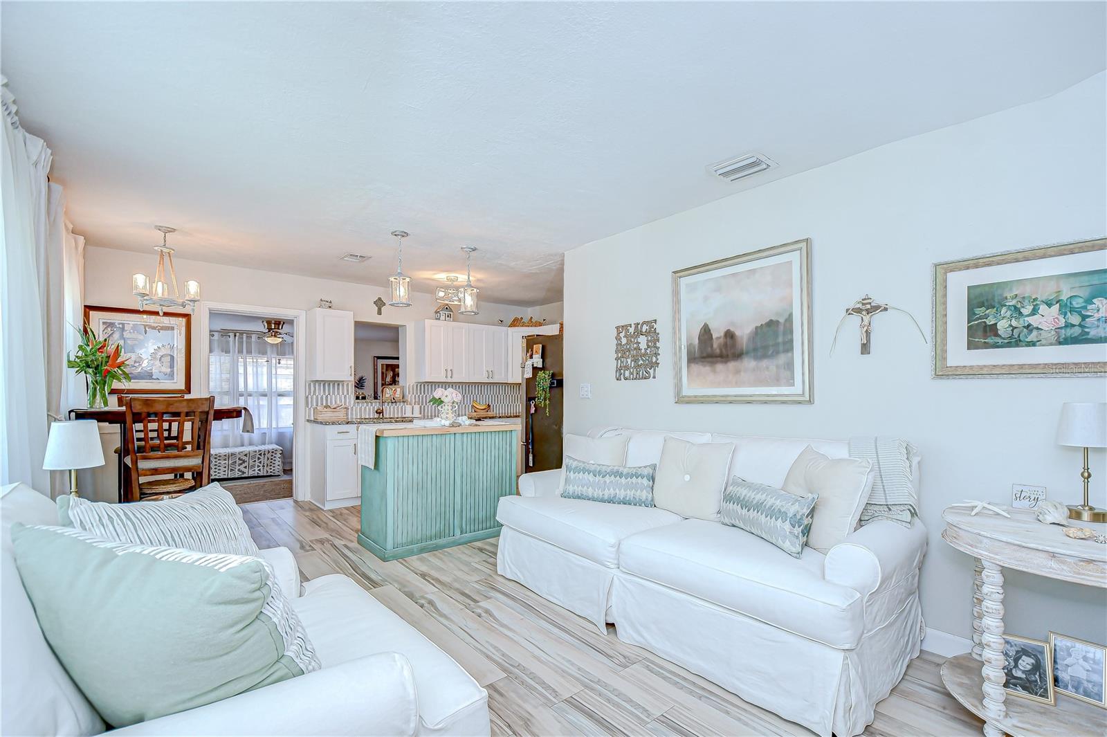 Image 5 of 30 For 2925 Ellis Drive