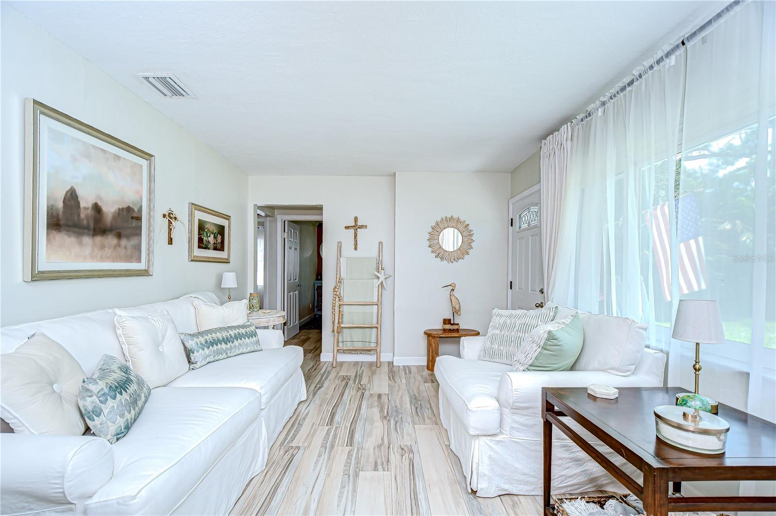 Image 6 of 30 For 2925 Ellis Drive