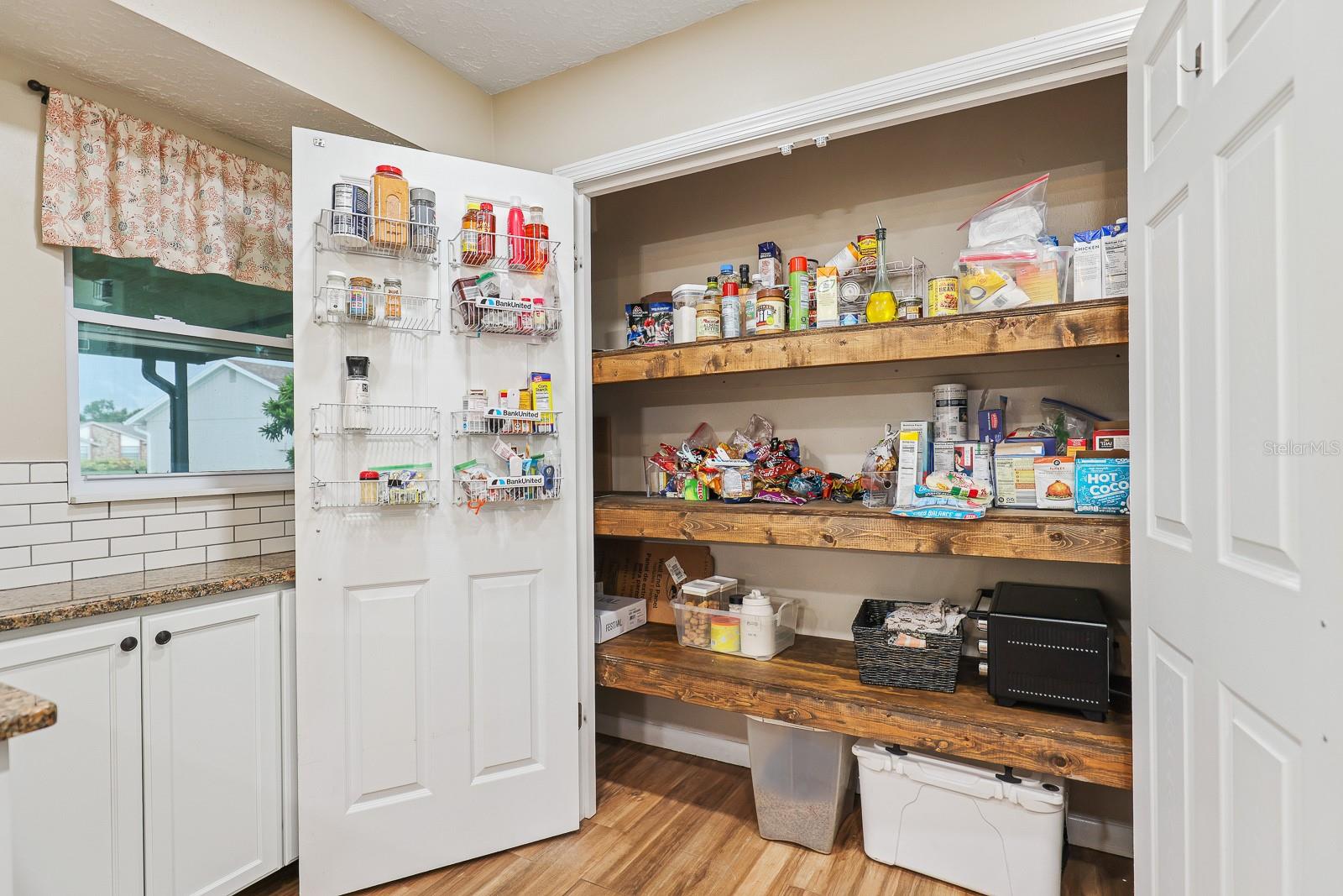 Listing photo id 9 for 3940 108th Avenue N
