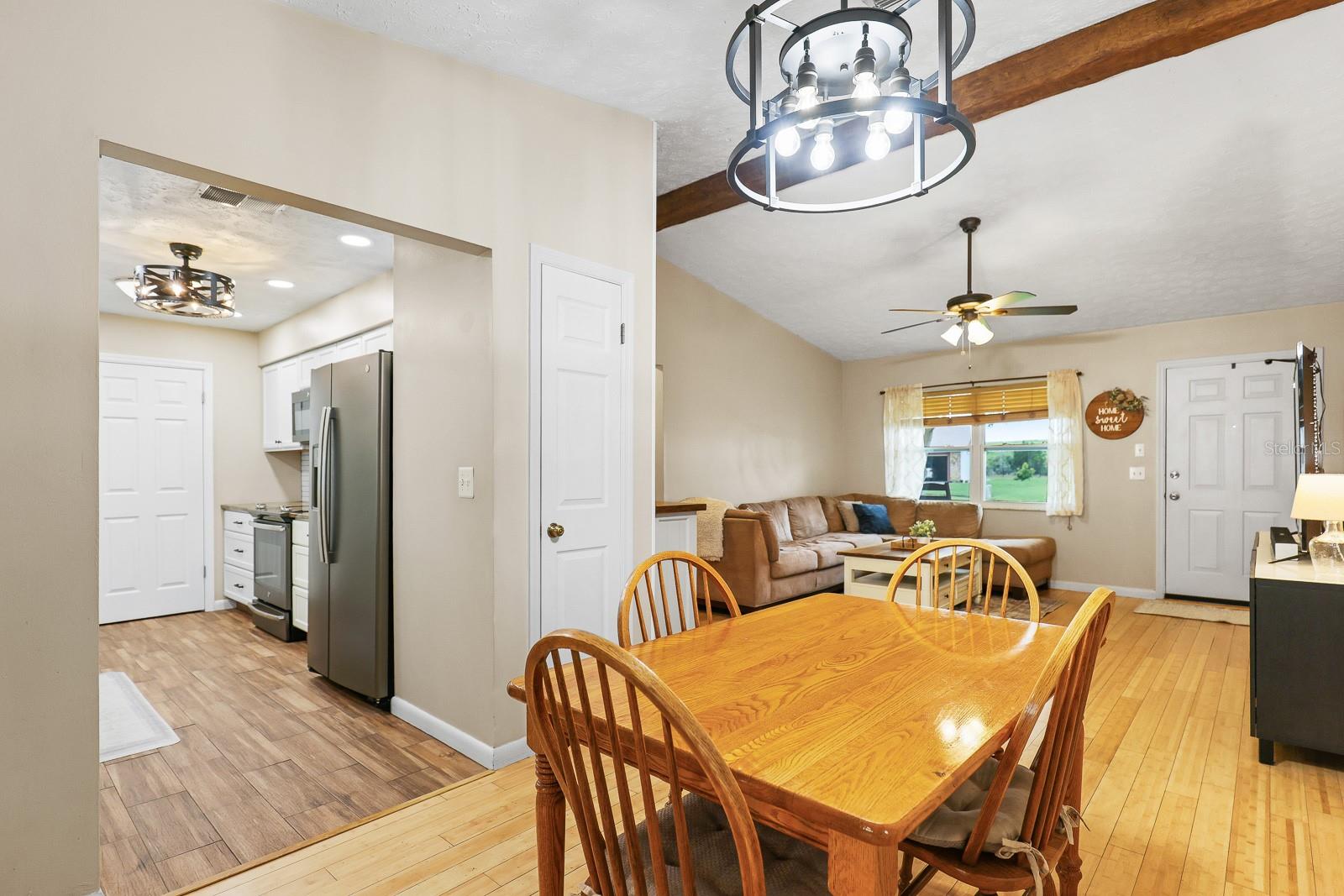 Listing photo id 10 for 3940 108th Avenue N