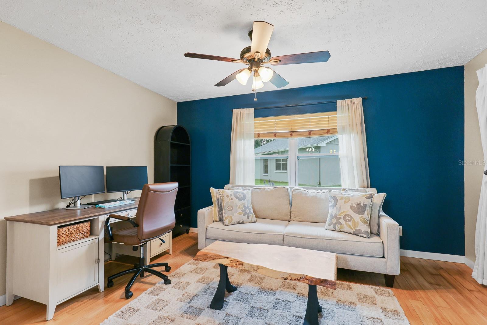 Listing photo id 12 for 3940 108th Avenue N