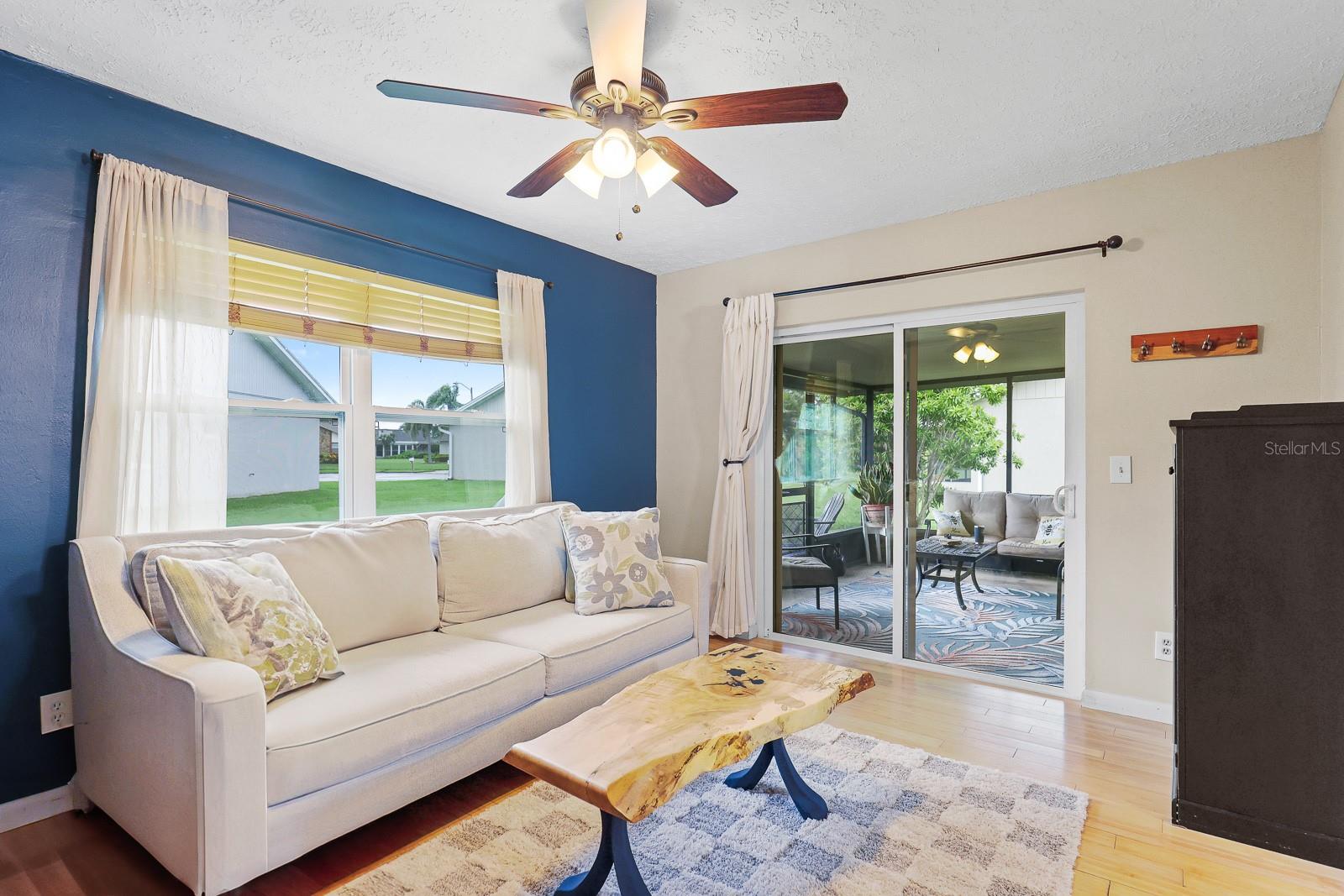 Listing photo id 14 for 3940 108th Avenue N
