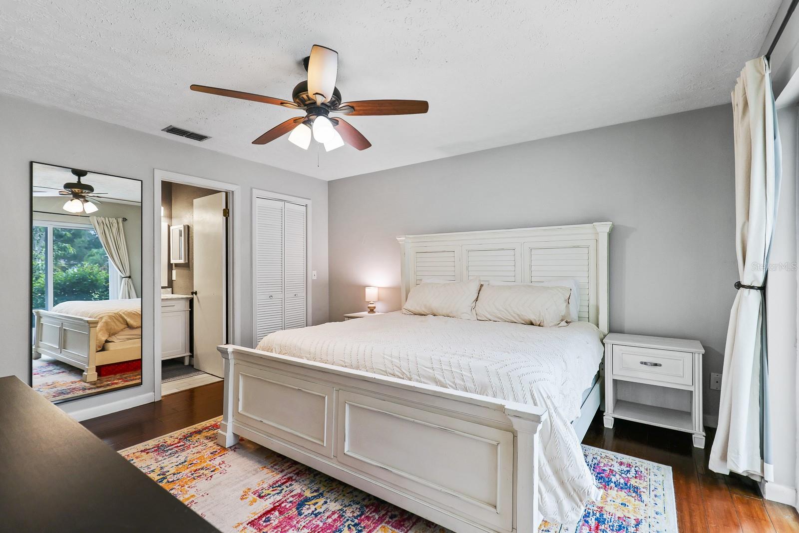 Listing photo id 15 for 3940 108th Avenue N