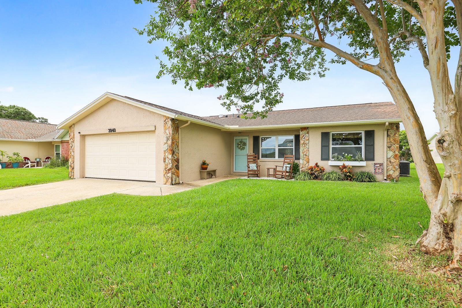 Listing photo id 0 for 3940 108th Avenue N
