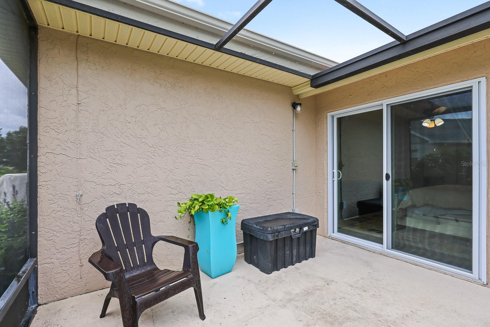 Listing photo id 19 for 3940 108th Avenue N