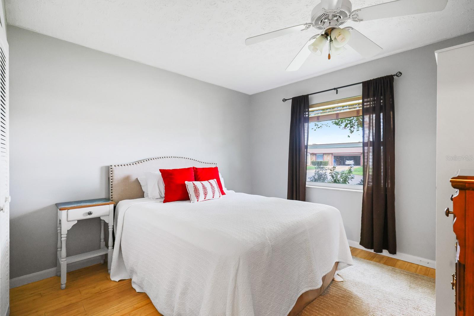 Listing photo id 20 for 3940 108th Avenue N