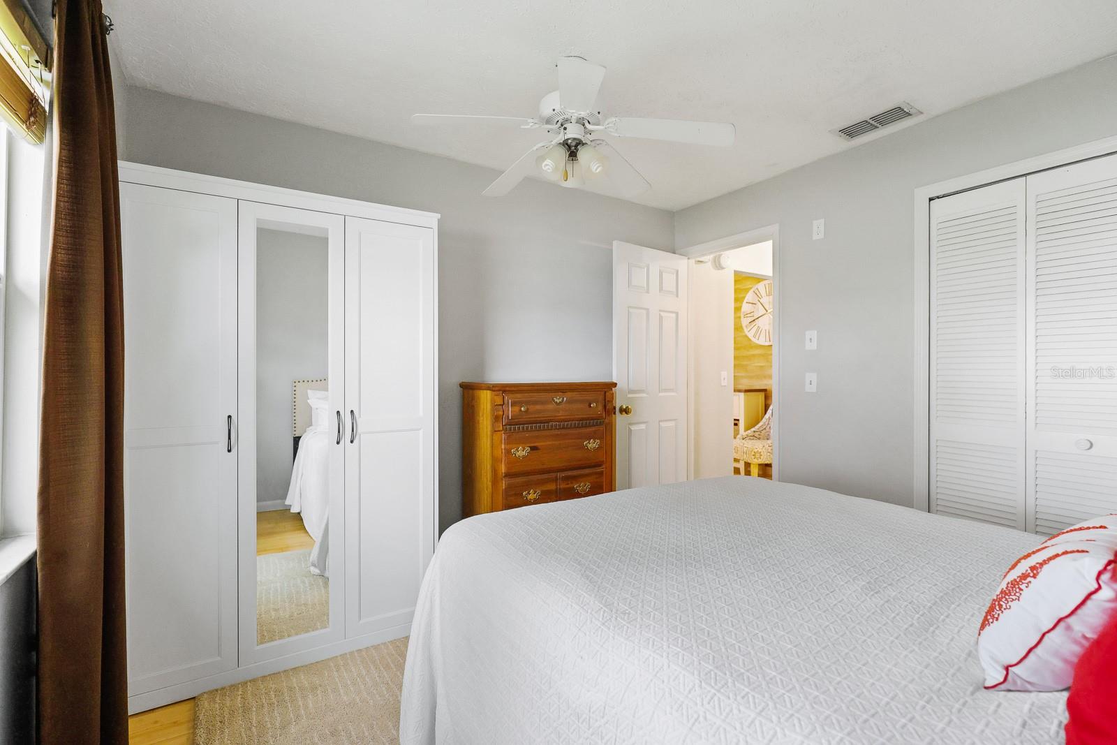 Listing photo id 21 for 3940 108th Avenue N