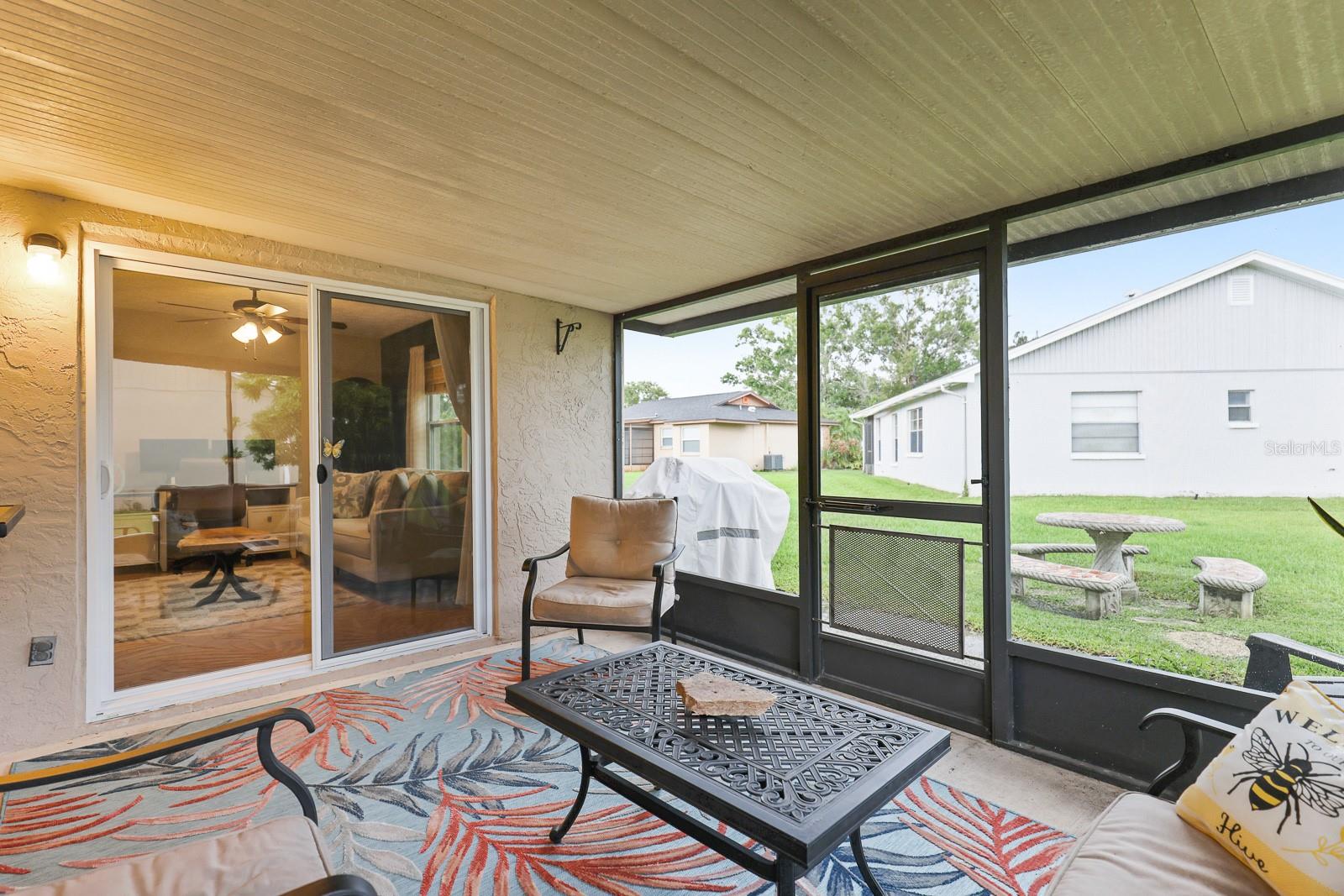 Listing photo id 25 for 3940 108th Avenue N