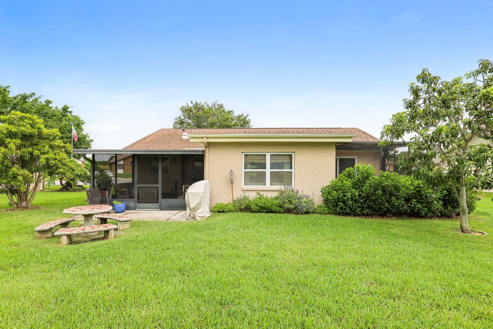Listing photo id 27 for 3940 108th Avenue N