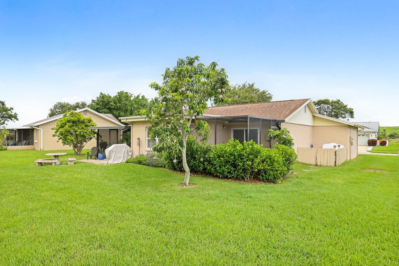 Listing photo id 28 for 3940 108th Avenue N